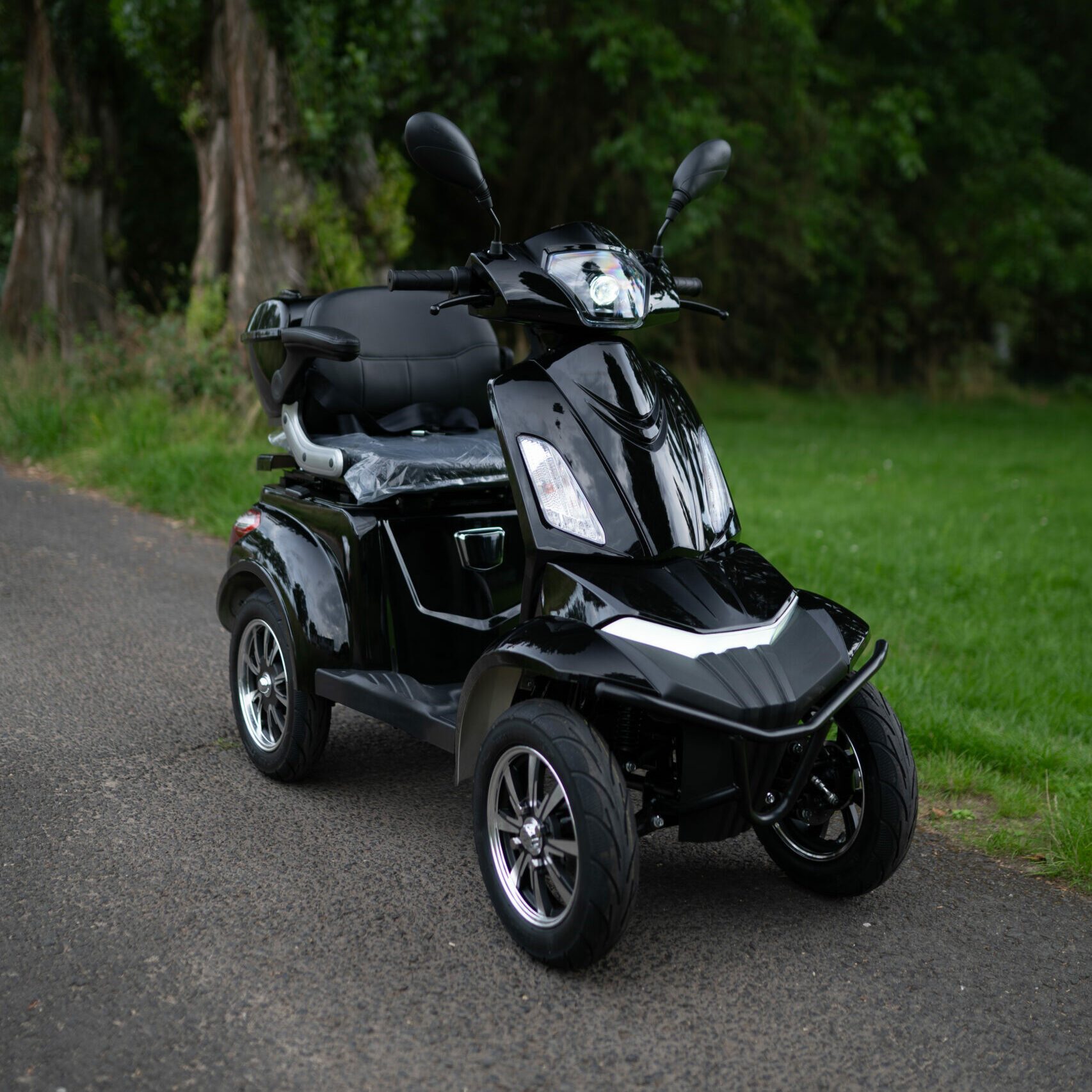 Volta E-Motorroller Vigorous Vista 4-Rad Seniorenmobil Elektro-Roller Mobilitätshilfe, 1000 W, 25 km/h, herausnehmbarer Lithium-Ionen Akku, Reichweite bis zu 100km COC