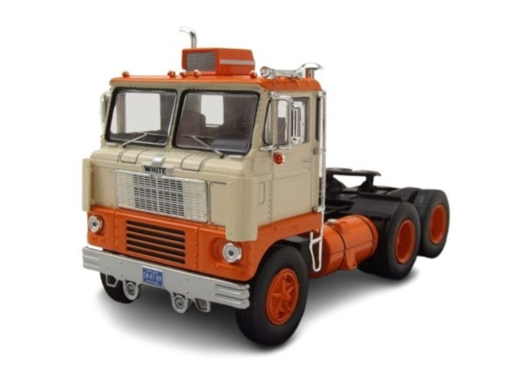 ixo Models Modellauto White 7400 Zugmaschine 1960 beige orange, Maßstab 1:43