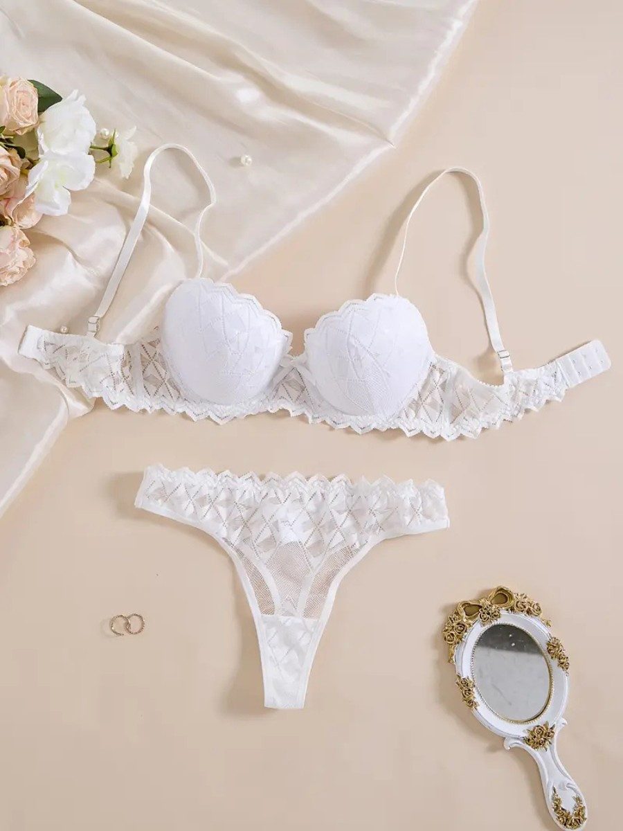Elegant Love Set: Bügel-BH Spitzen-Dessous-Set – Damenunterwäsche mit gepolstertem BH & Tanga (Set, 2-tlg., mit String) Sinnliche Reizwäsche – Sexy Lingerie-Set für besondere Anlässe
