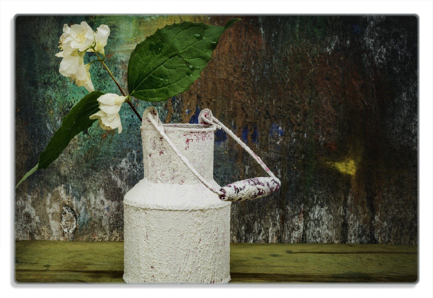 Wallario Frühstücksbrett Jasmin Blumen in einer alten Milchkanne, (inkl. rutschfester Gummifüße 4mm, 1-St), 20x30cm