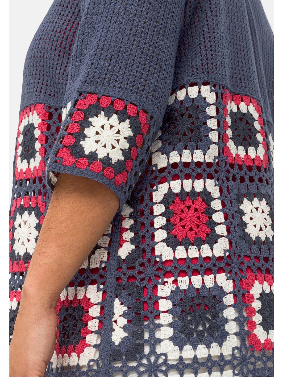 Größen Longstrickjacke im Crochet-Häkelmuster Sheego Große