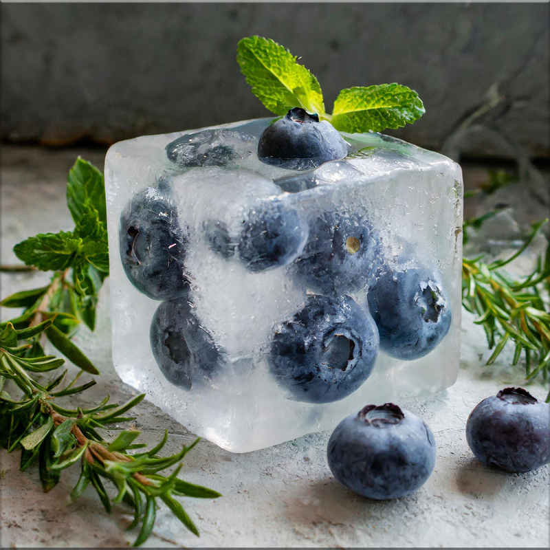 artissimo Glasbild Glasbild 30x30cm Bild Küche Küchenbild Esszimmer Cocktail bunt frisch, Kräuter und Obst : Eiswürfel Blaubeere