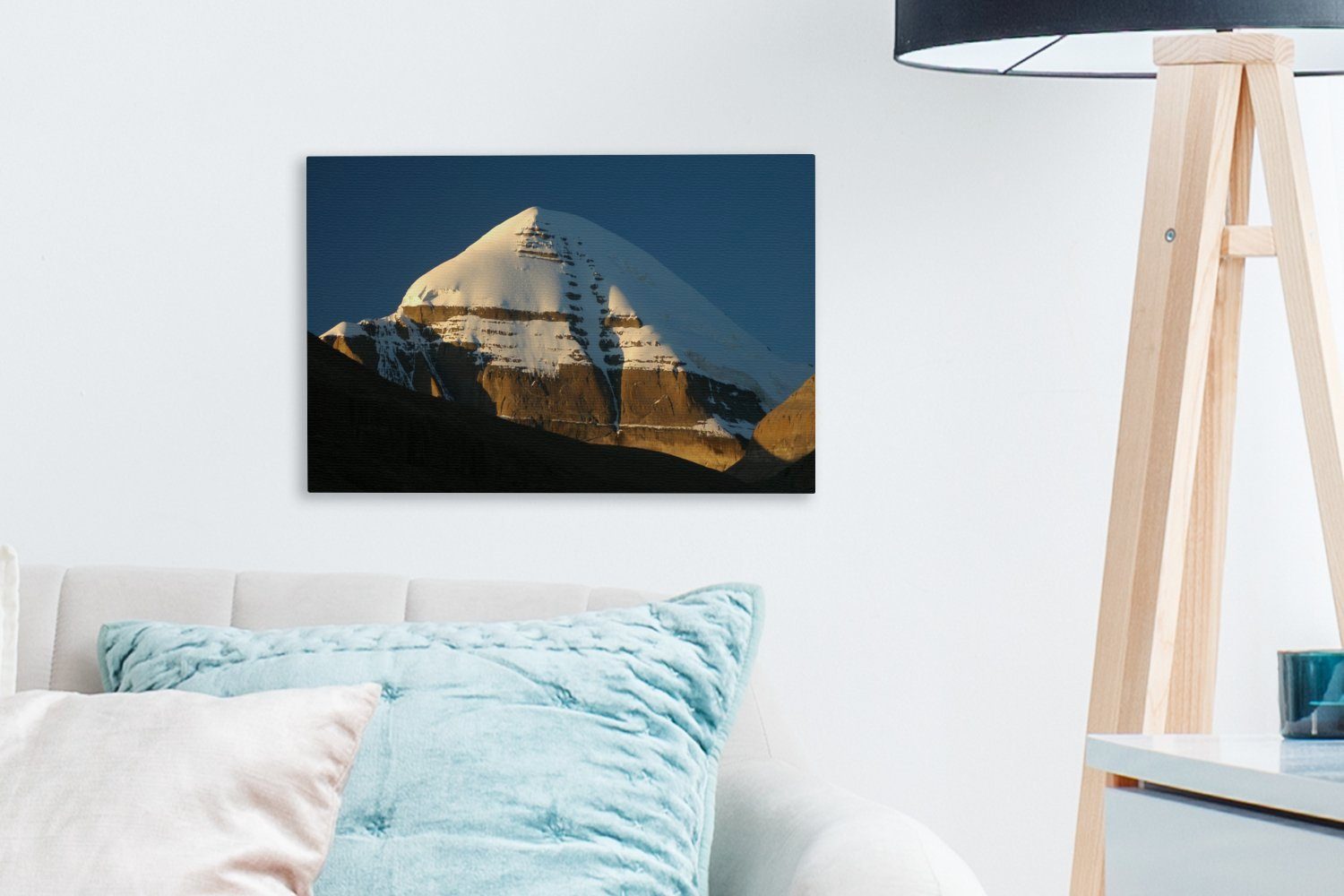 Leinwandbild Leinwandbilder, Gipfel Sonnenstrahlen, Kailash Wandbild 30x20 St), den des OneMillionCanvasses® Tibet Wanddeko, (1 Aufhängefertig, in auf cm Berges die fallen,