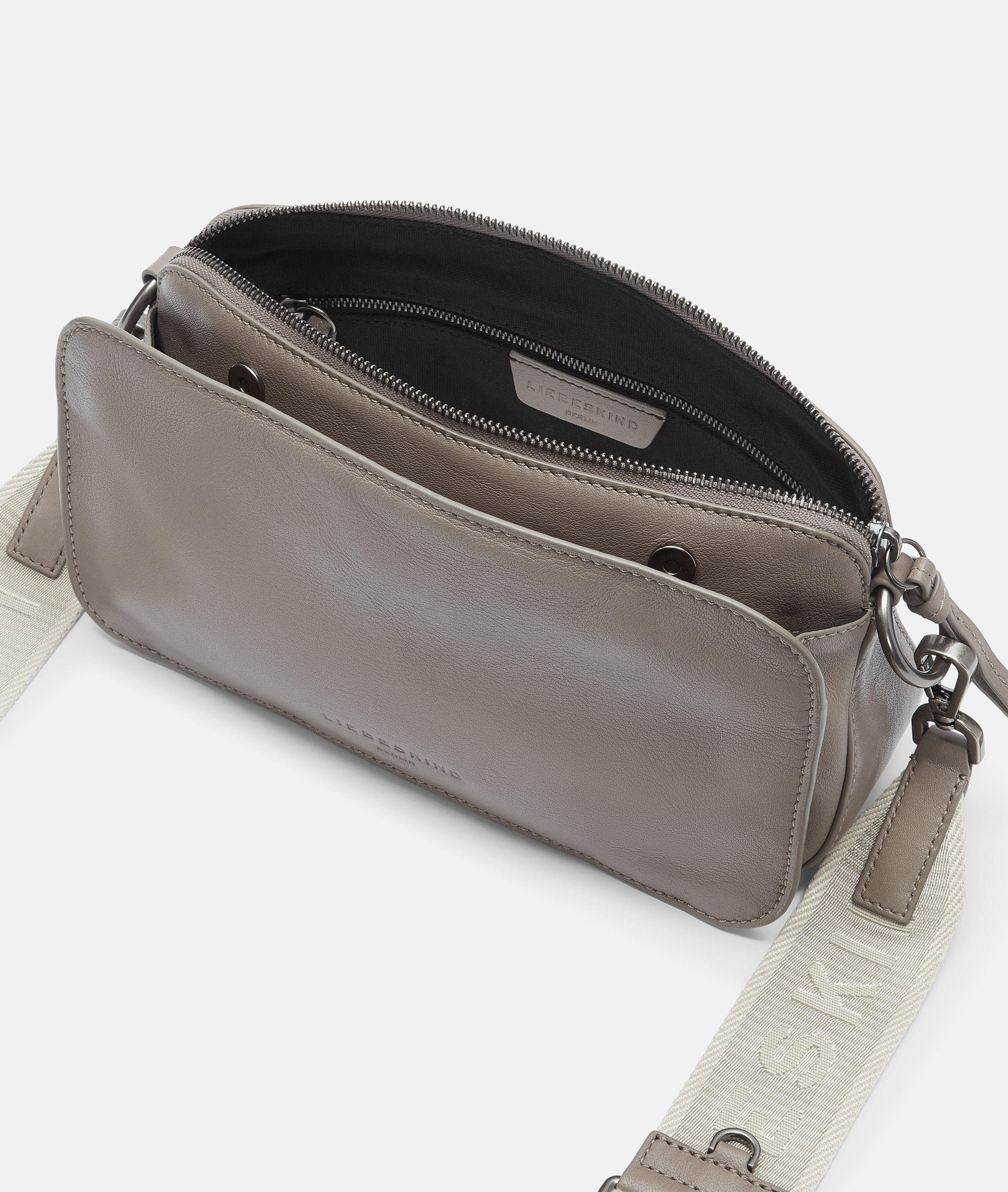 Liebeskind Berlin Umhängetasche Clarice Crossbody M, Crossbody-Bag aus weichem Leder