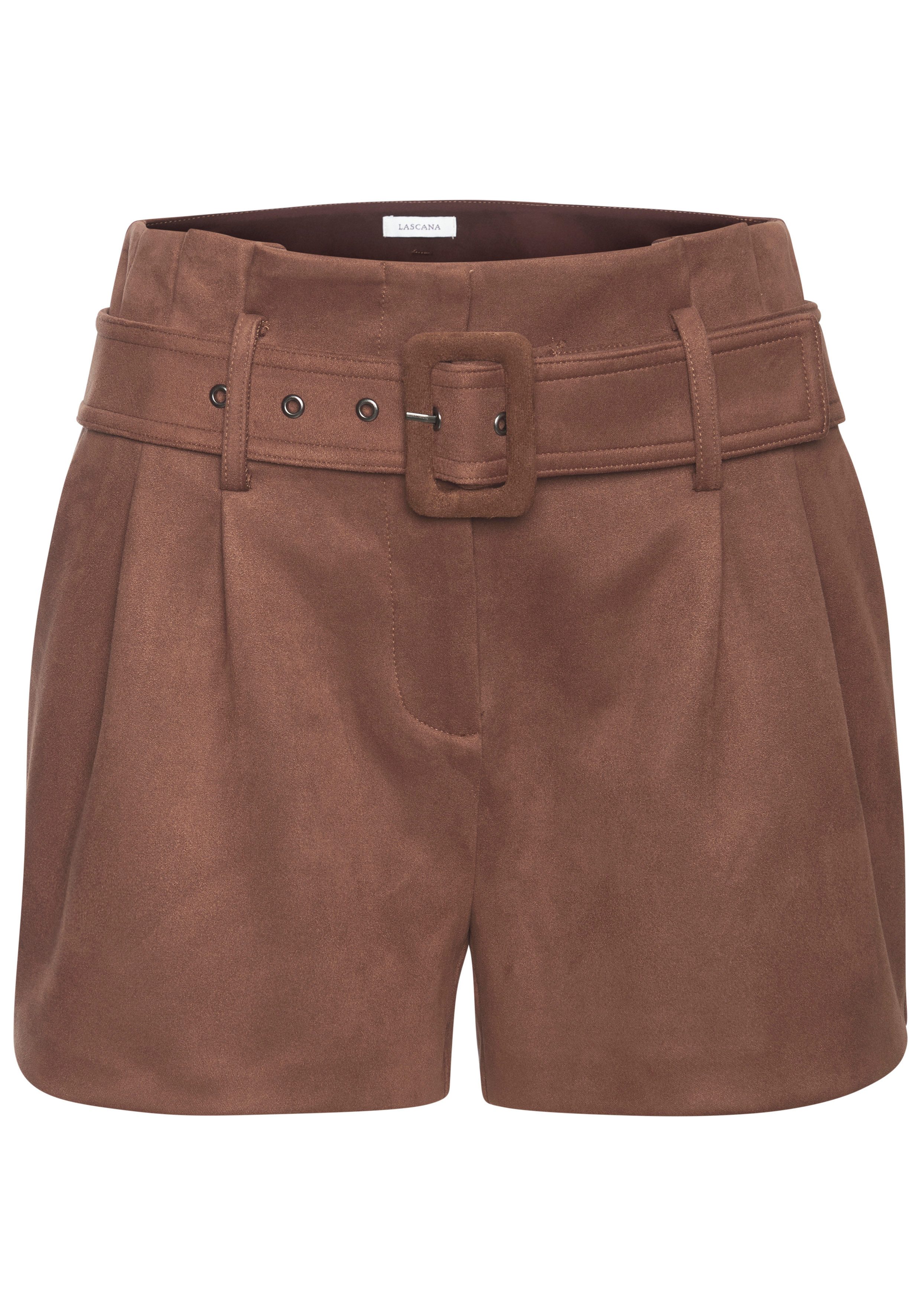 LASCANA Shorts aus Velourlederimitat mit Gürtel (mit Gürtel) Kunstledershorts, Festival, Party, modisch