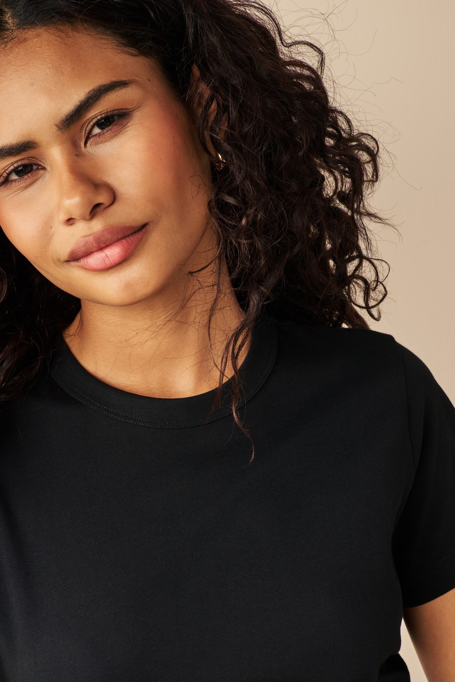 Next T-Shirt Essential Kurzarm-T-Shirt mit Rundhalsausschnitt (1-tlg)