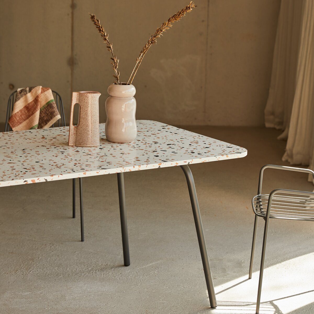 Pers. Tisch Esstisch Tikamoon 4–6 Premium-Terrazzo Metall aus Rechteckiger und brown
