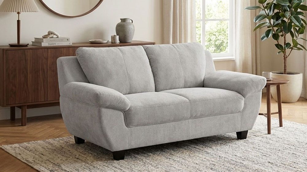 OTTO home 2-Sitzer Sillkeborg 161 cm, formschönes Sofa mit dunklen Füßen, aus pflegeleichtem, weichem Luxus-Microfaser