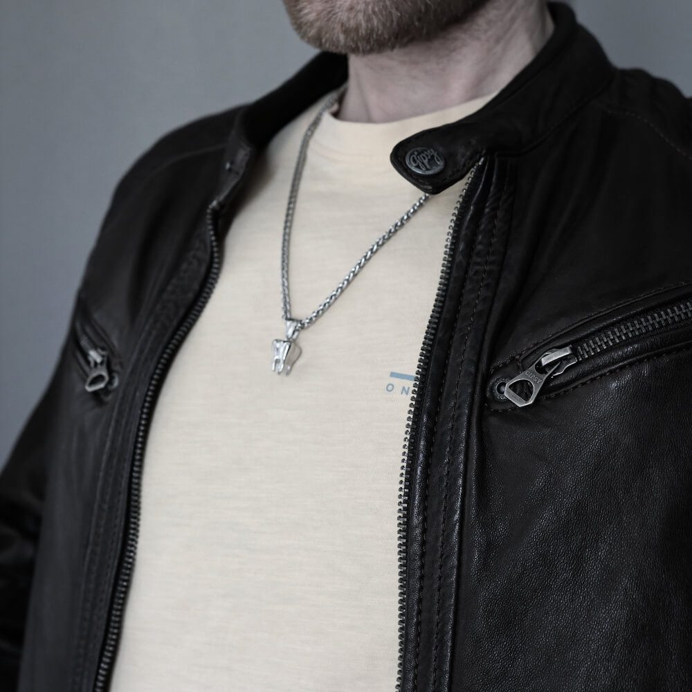 DALMARO Kette mit Anhänger Lederkette Edelstahlkette 316L DER ZAHN, Herren Halskette Biker / Wikinger Kette - Schmuckbox