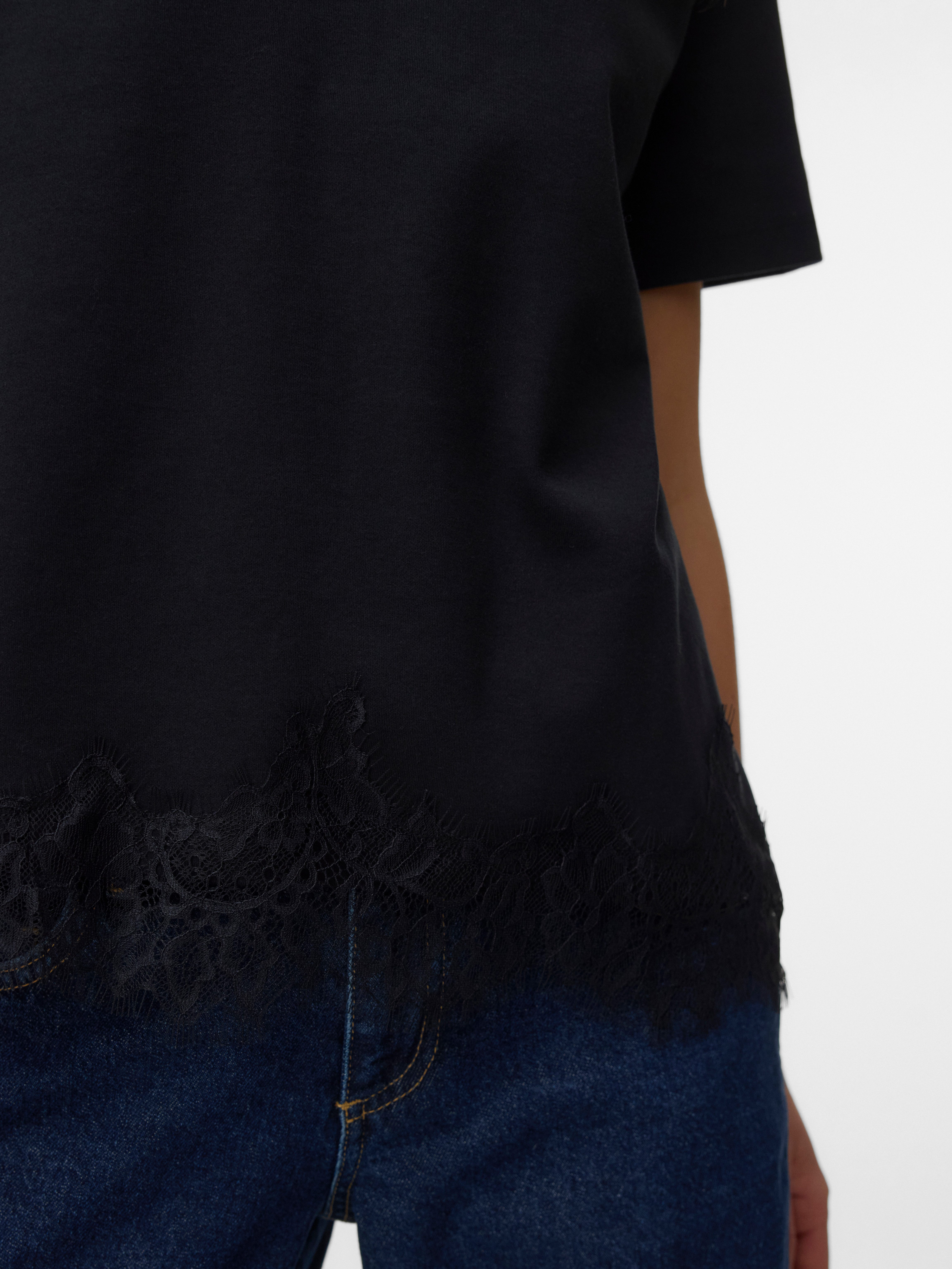 Vero Moda Kurzarmshirt VMSARA METTE LACE SS T-SHIRT JRS NOOS Baumwolle, regular fit
