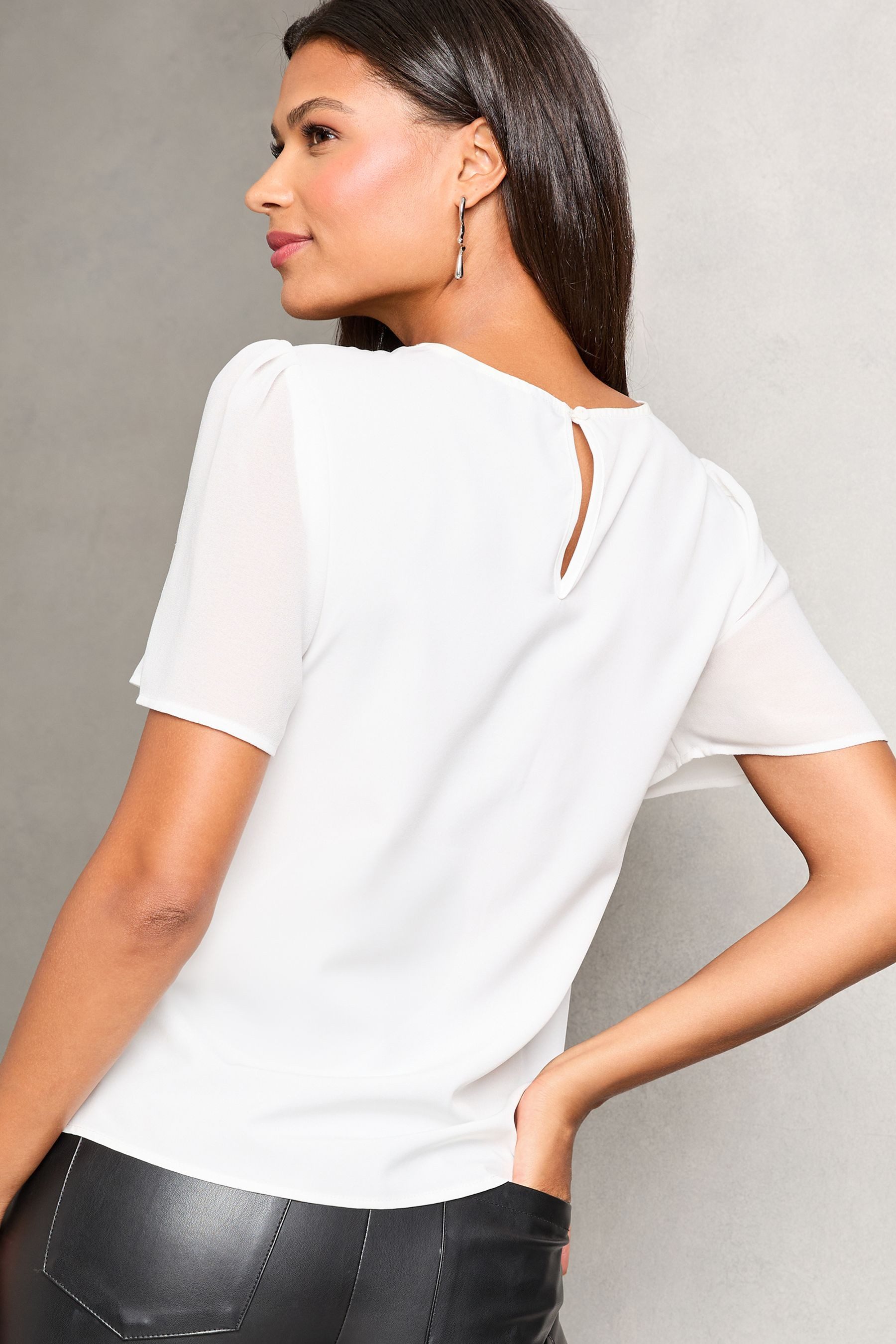 LIPSY T-Shirt Lipsy T-Shirt mit Flatterärmeln, Regular (1-tlg) günstig online kaufen