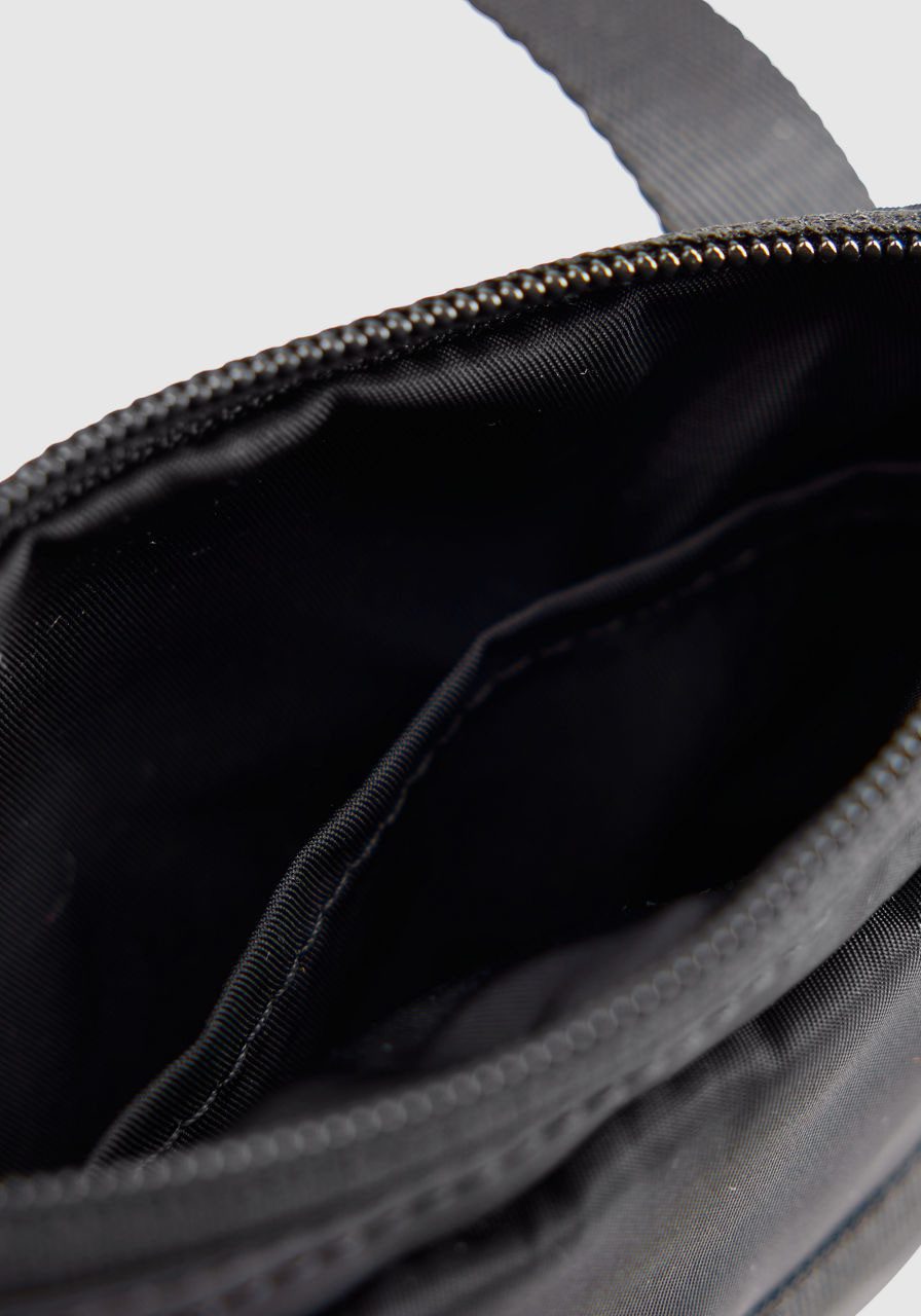 Levi's® Umhängetasche MISSION BAY CROSSBODY POUCH, praktische Größe