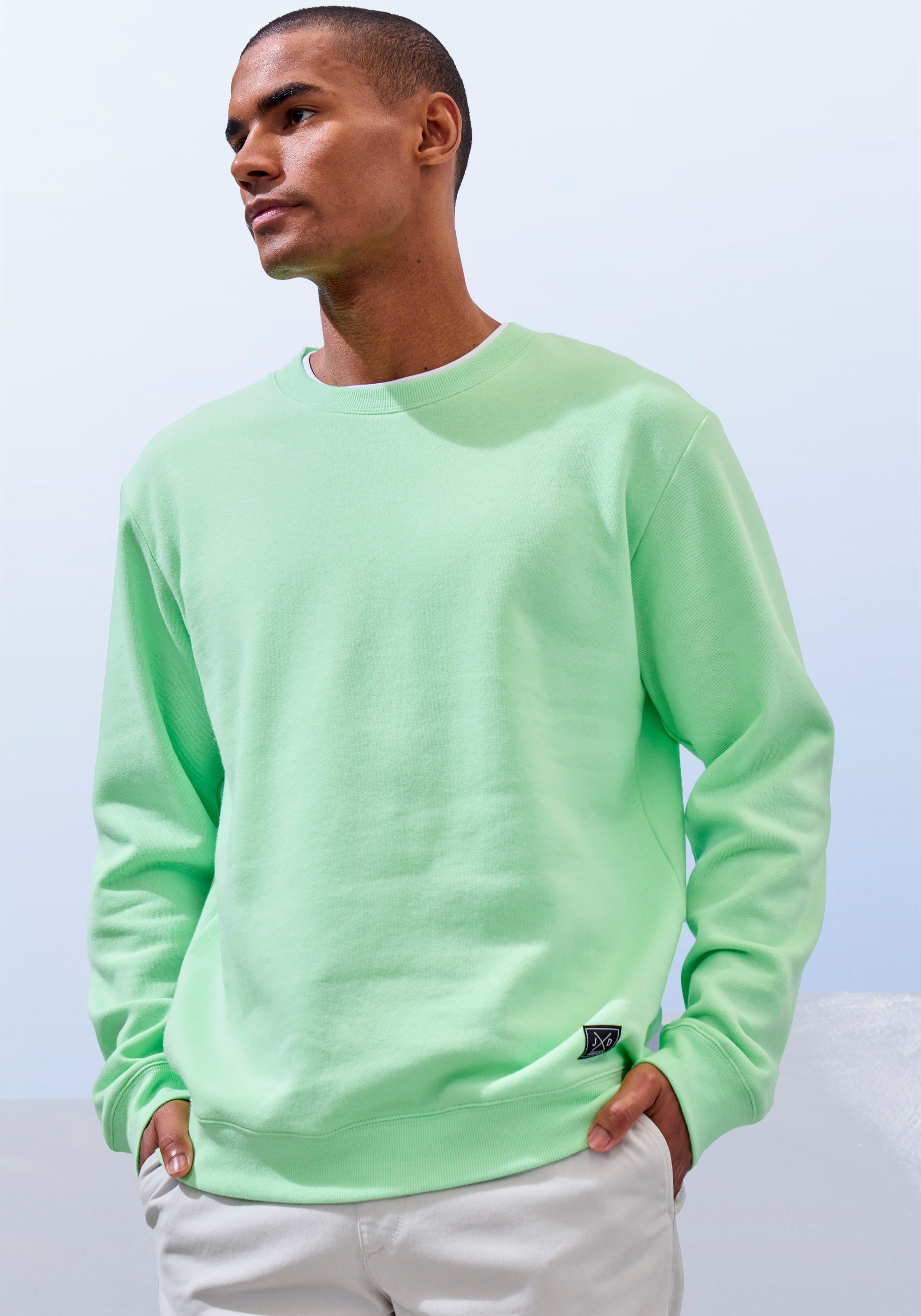 Sweatshirt