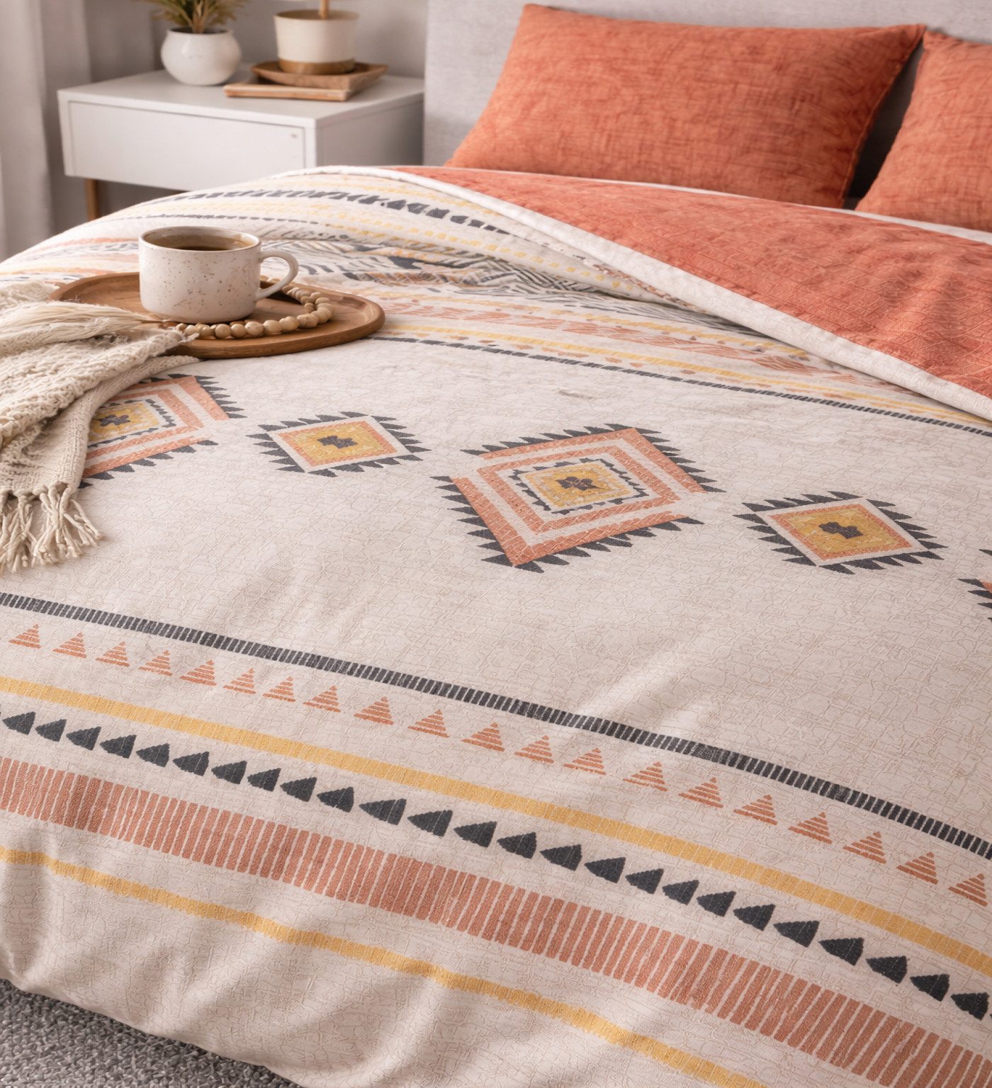 Leonado Vicenti Bettwäsche Baumwolle 135x200, 155x200, 155x220, 200x200, 200x220, 240x220, Renforcé, 2 teilig, Wendebettwäsche Ethno Muster Beige Terrakotta mit Reißverschluss