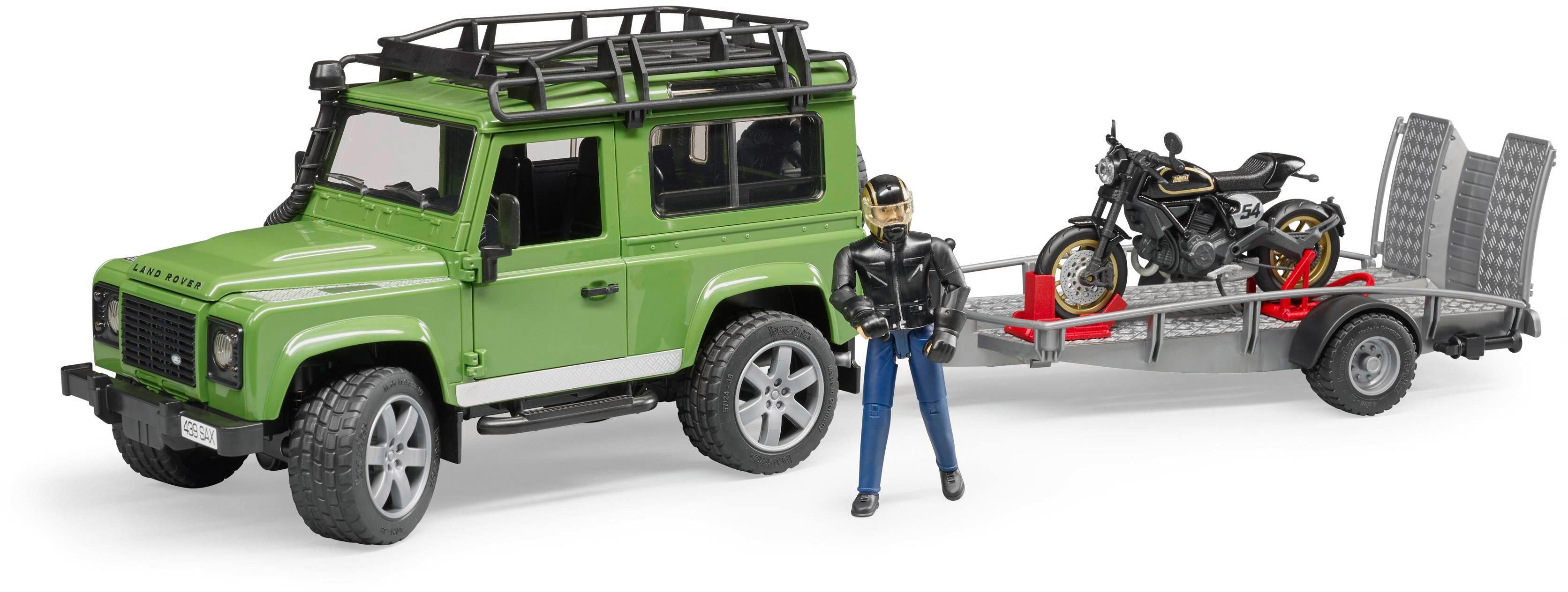 Rover Bruder® Defender Land Station Wagon con Toy Car 0wN8mn