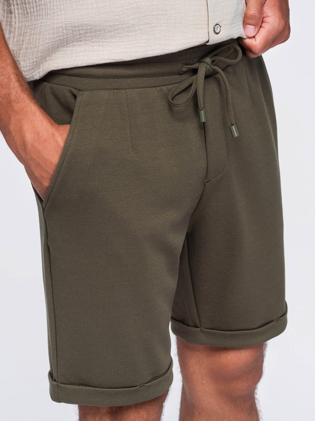 OMBRE Chinoshorts Herren Chino-Shorts mit elastischem Bund Oliv M (kein Set, 1-tlg) in Unifarbe – Bild 2 von 5
