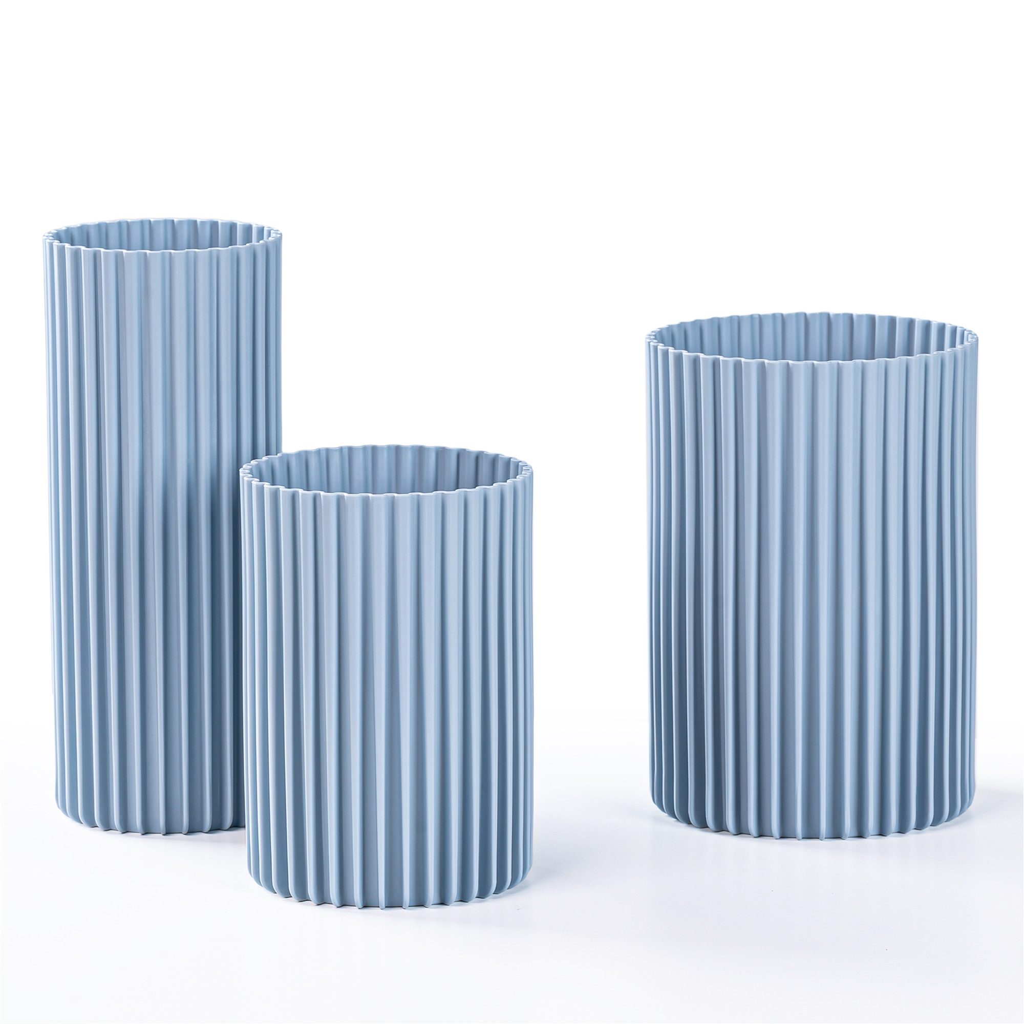 KONZEPT Dekovase 3er Set aus Kunststoff (12,3x17,8/10,3x14,8/8,8x21,7 cm), Stapelbar. Geriffelte Struktur, Leicht, UV-beständig