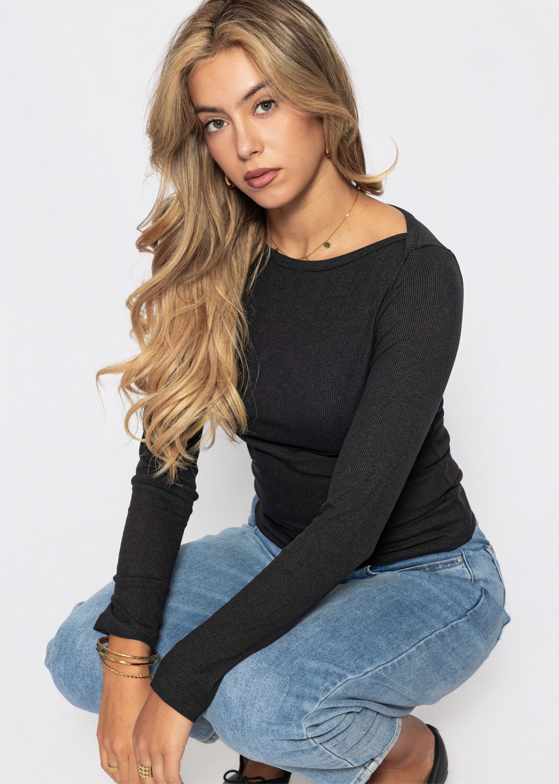 SASSYCLASSY Langarmshirt Langarmshirt mit U-Boot Ausschnitt für Damen Elegantes Shirt in feiner Rippstruktur – Bild 5 von 5
