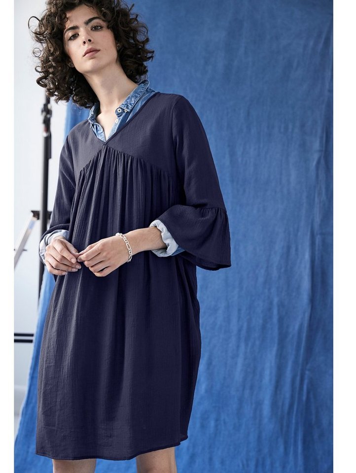 Sienna Kleid Fließende Viskose Qualität mit leichtem Crinkle-Effekt in blau