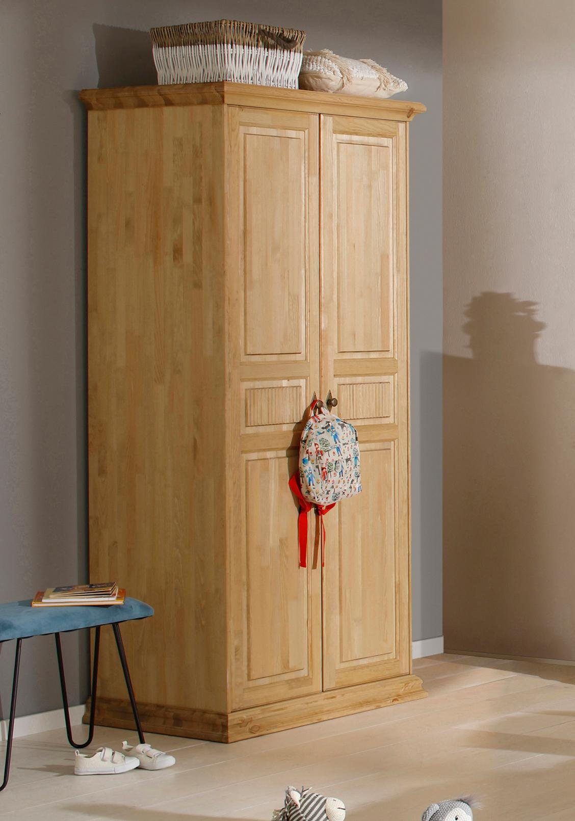 Home affaire Kleiderschrank »Minsk« aus massiver Kiefer - Home affaire