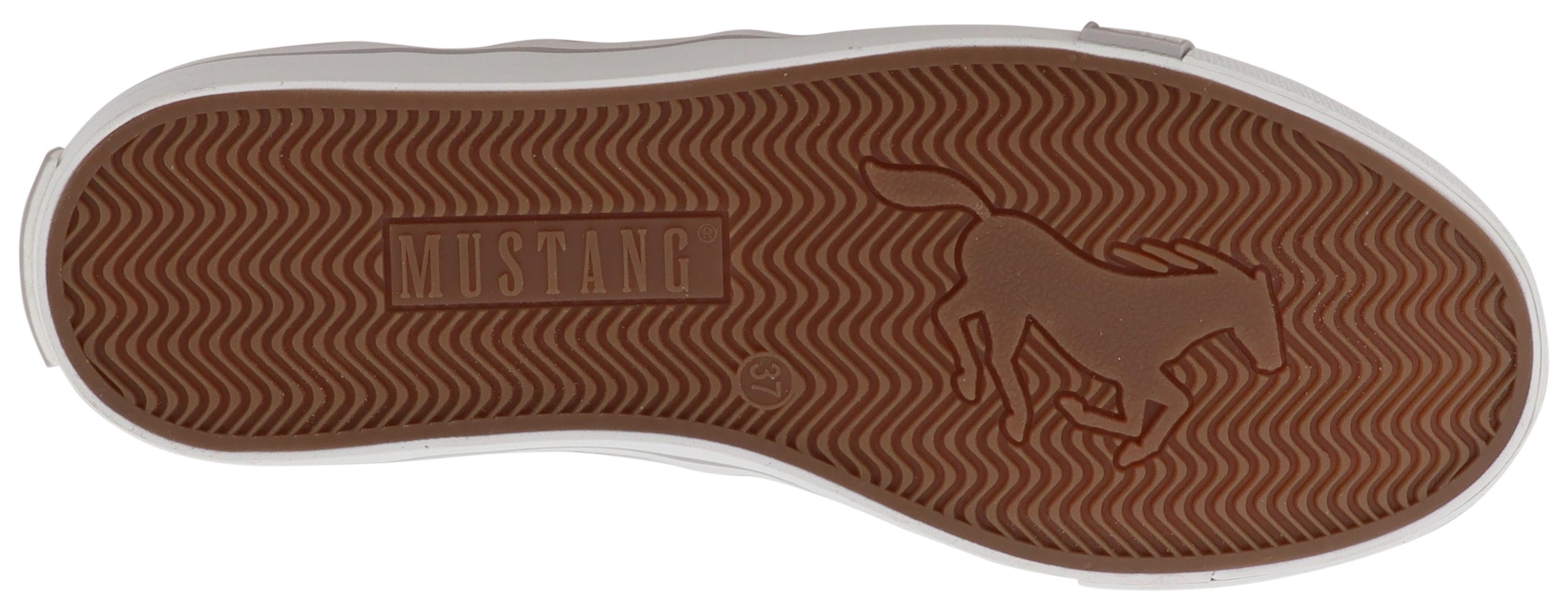 Mustang Shoes Winona Slip-On Sneaker Slipper, Halbschuh mit modischen Kontrastnähten