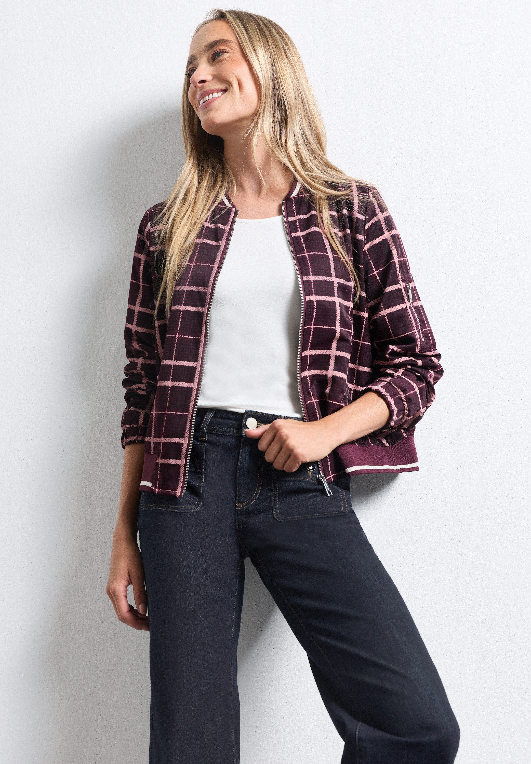 STREET ONE Straight-Jeans Style Amalia im Rinsed-Look / Stretch