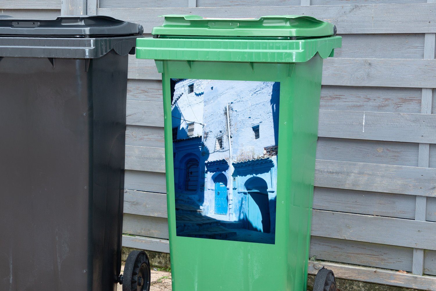 Häuser von MuchoWow Sticker, (1 Wandsticker St), Chefchaouen Abfalbehälter Mülleimer-aufkleber, Mülltonne, Container, Blaue