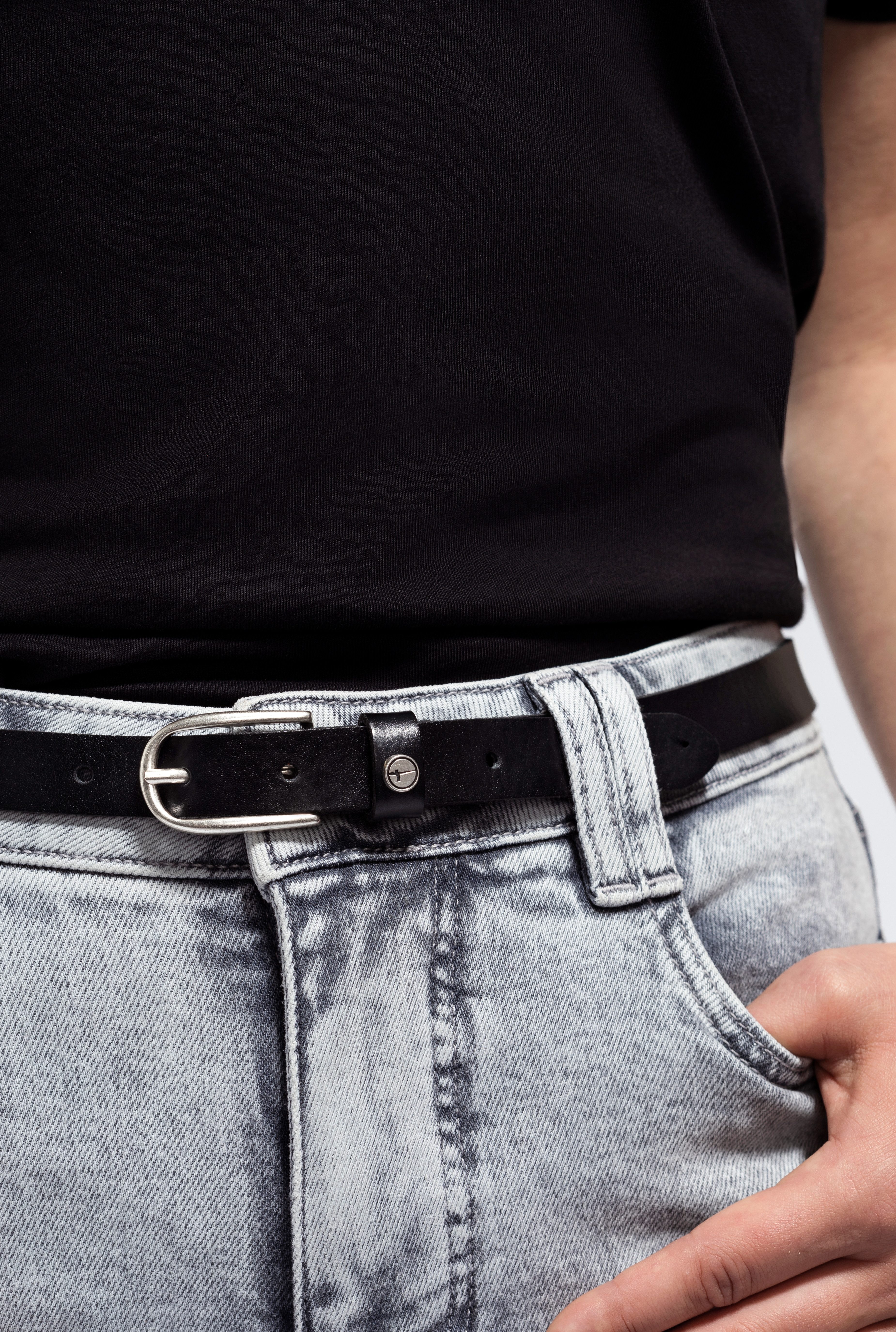 Tamaris Ledergürtel "Cassia Silver" weiches Rindleder mit leichter Narbung, schmal – Bild 5 von 5