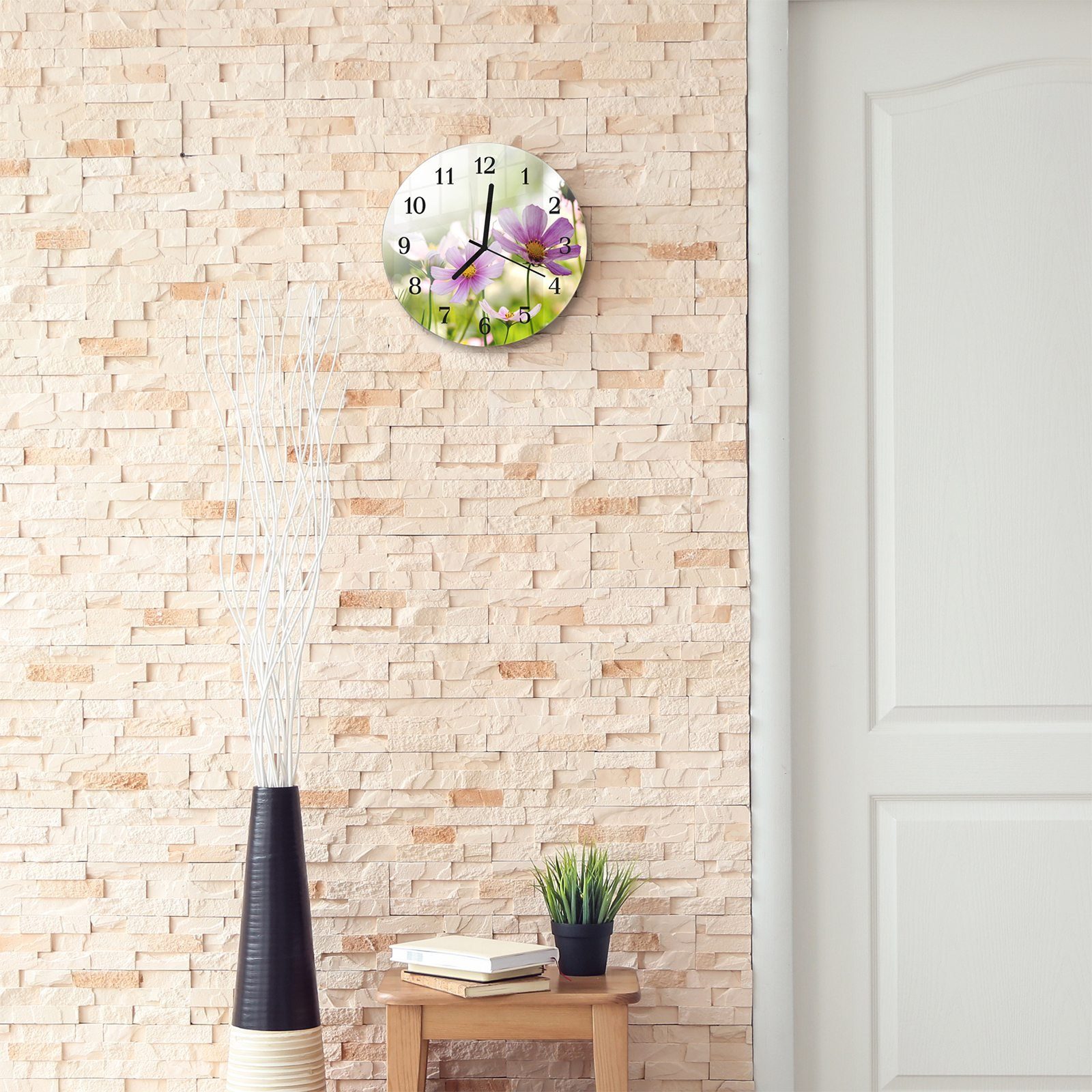 Glas und Rund Primedeco Wiese Motiv cm Quarzuhrwerk Blüten aus Wanduhr mit Durchmesser auf mit - 30 Wanduhr