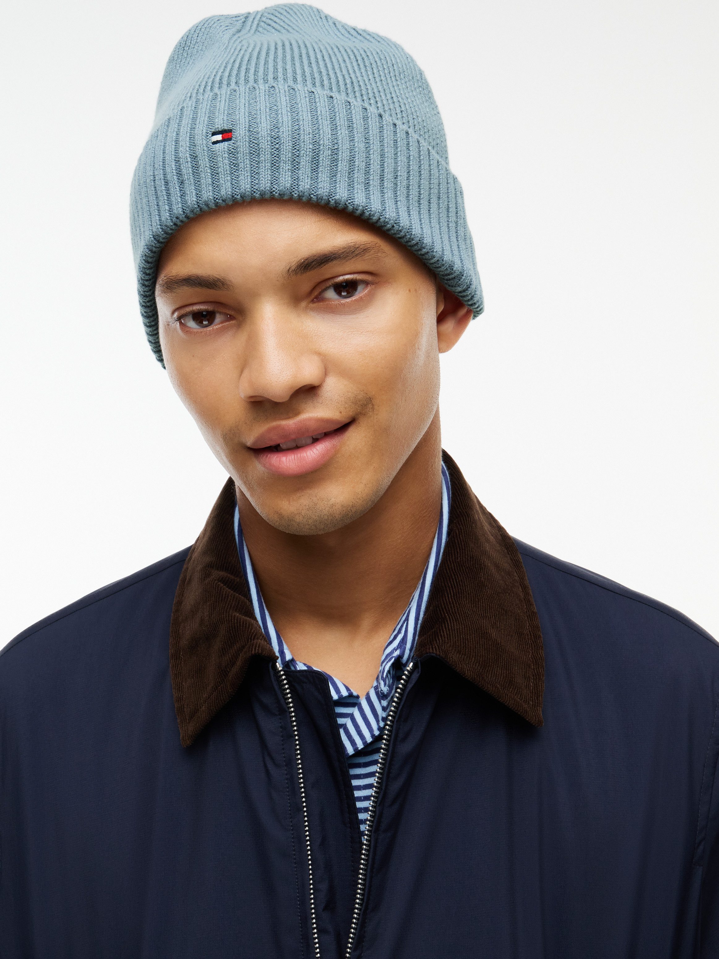 Tommy Hilfiger Strickmütze TH FLAG PIMA COTTON BEANIE Beanie mit Logostickerei, mit Kaschmiranteil Unisex