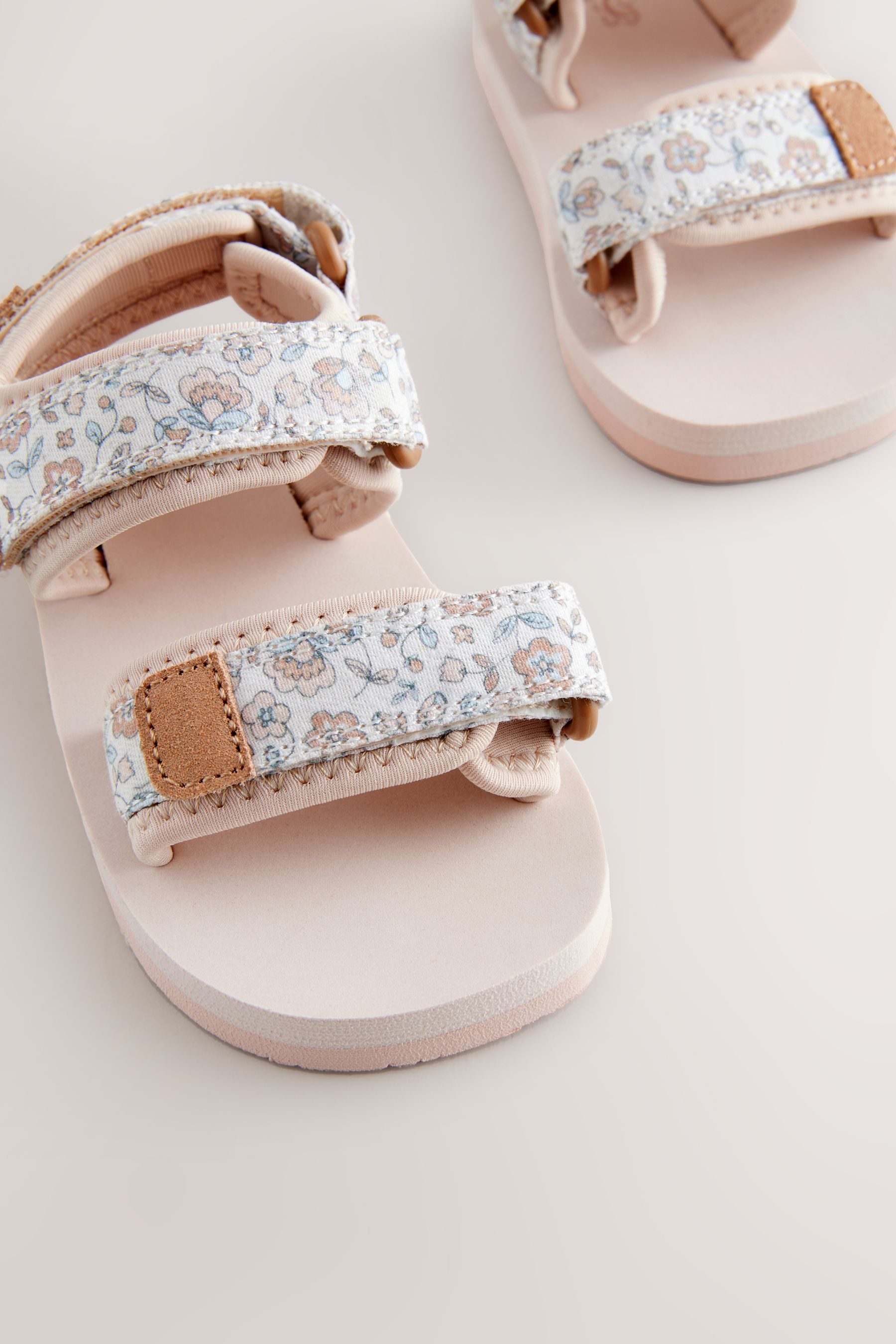 Next Trekker-Sandalen Sandale (1-tlg)