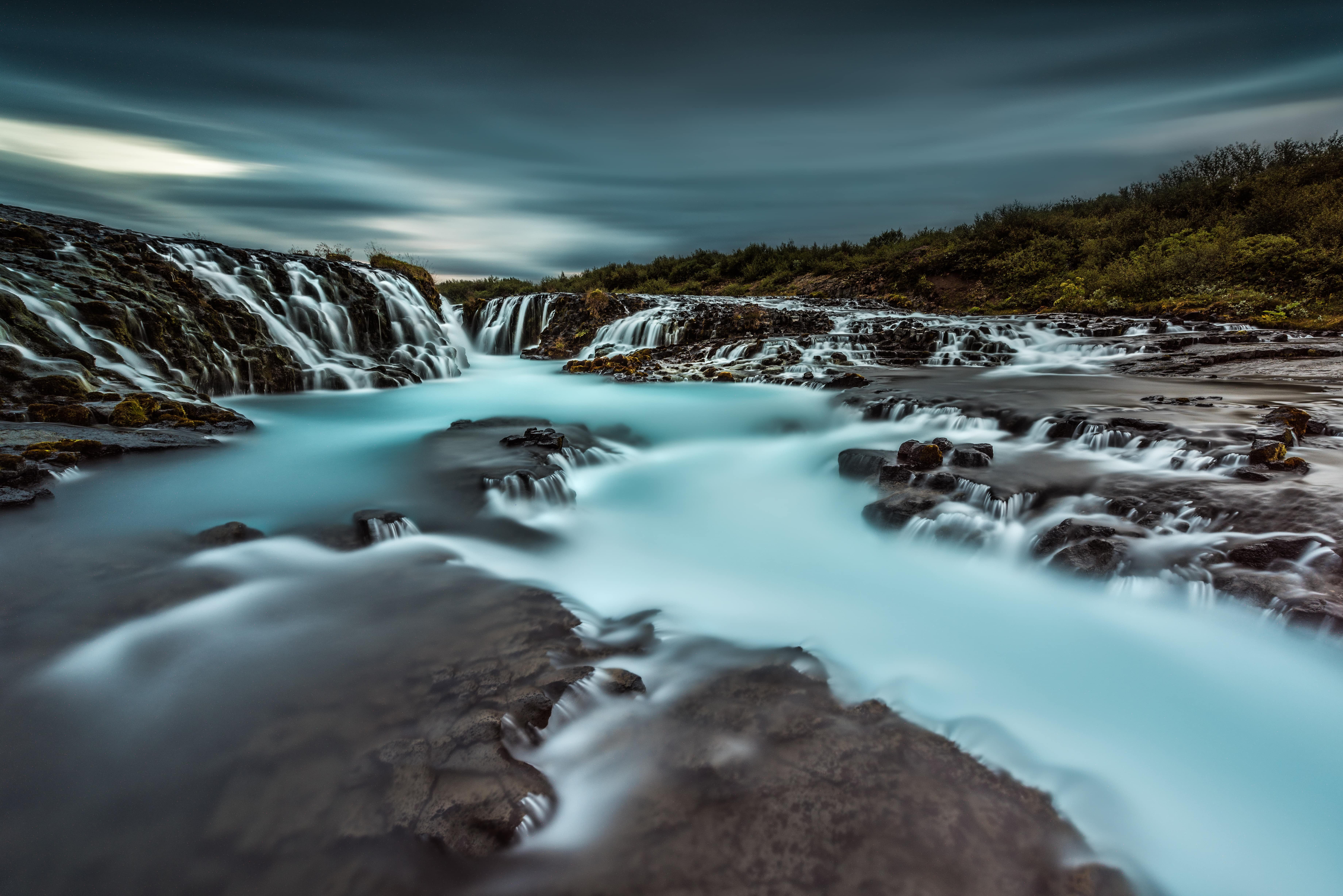 Fototapete VLIES-Tapete Premium Landschaft Nebel Wasserfall Natur Himmel