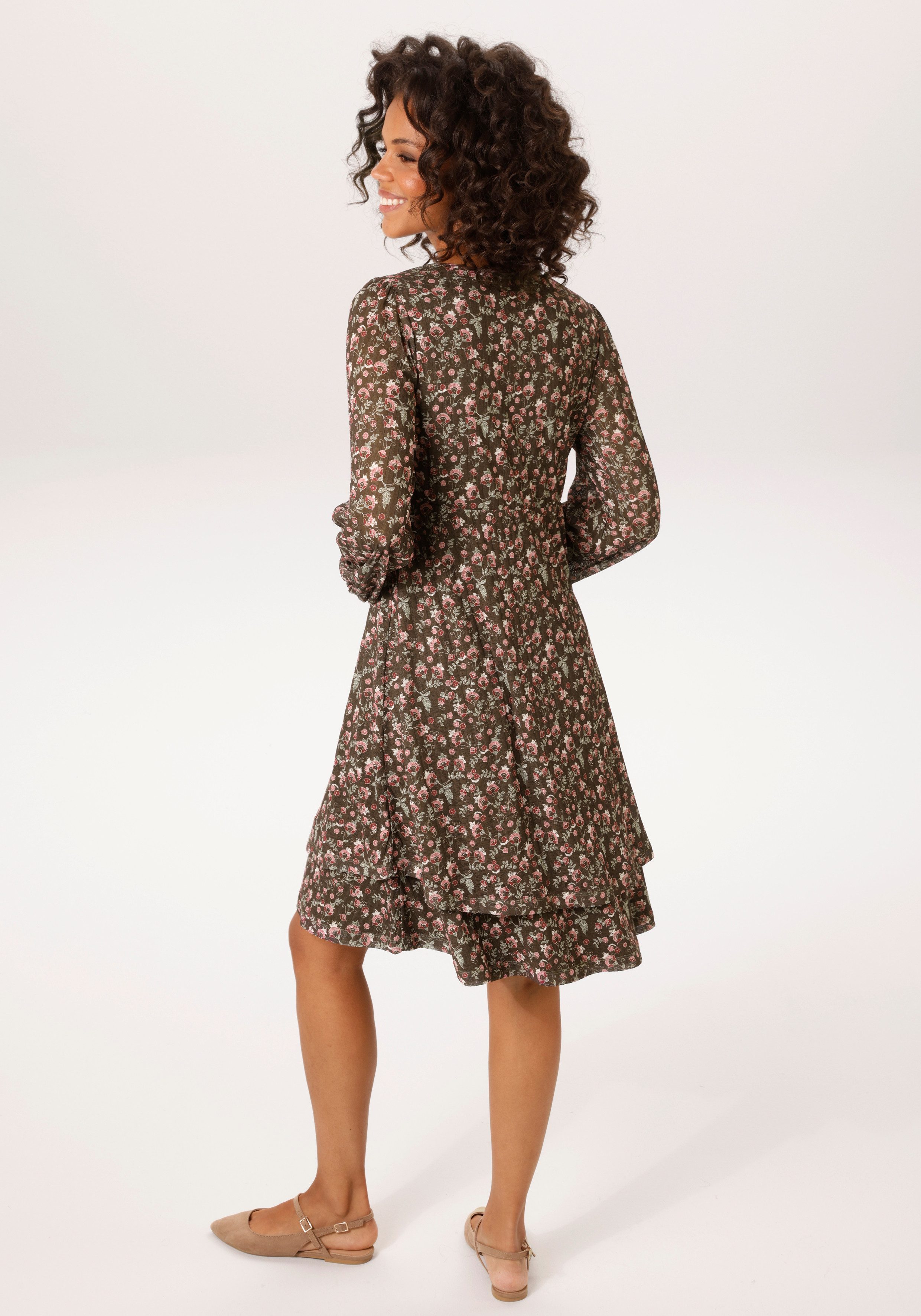 Aniston CASUAL Minikleid mit romantischen Blümchen bedruckt