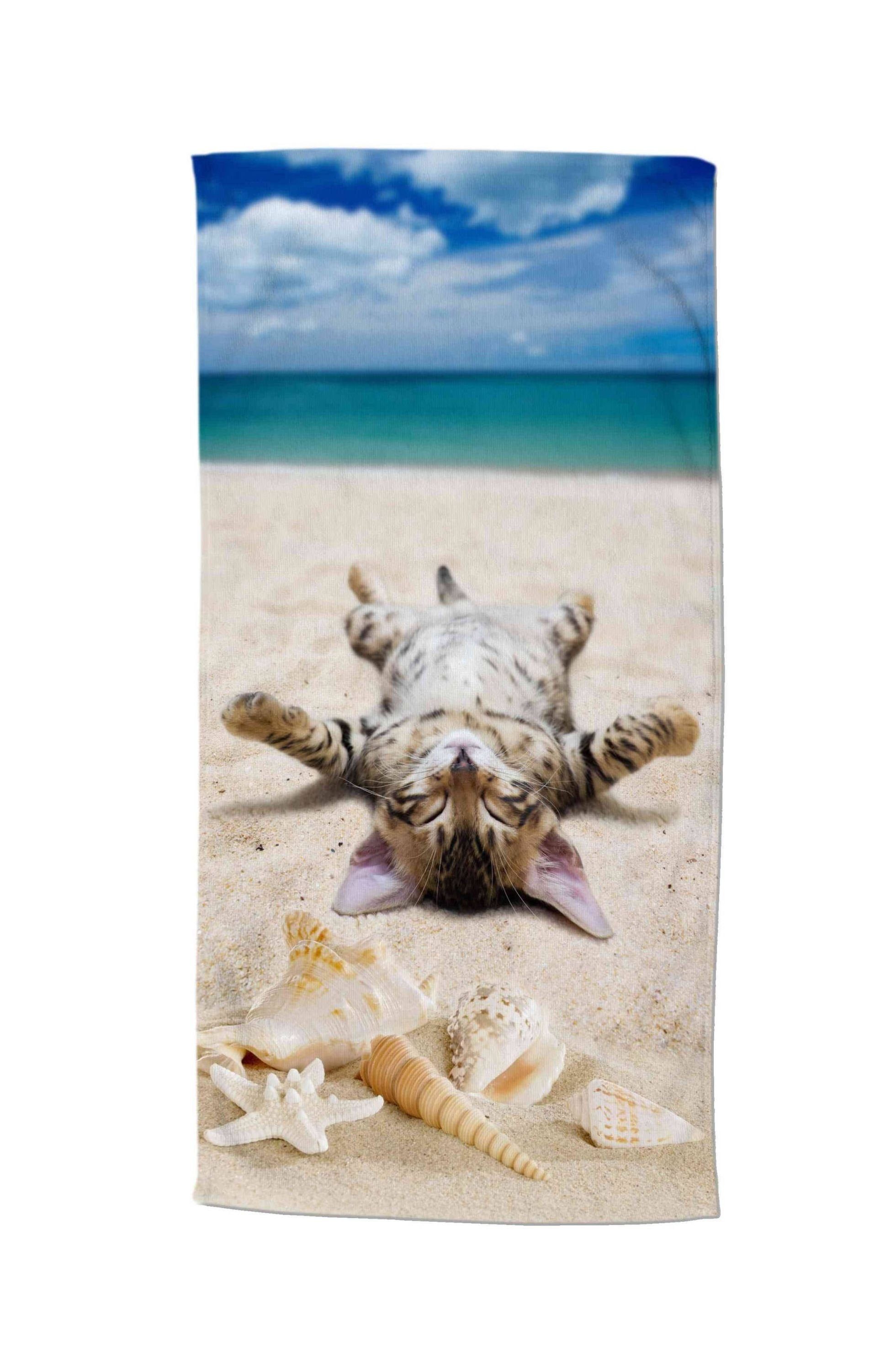 GMD Living Strandtuch BEACHCAT, Motiv: Katze auf der Vorderseite und weiße Rückseite