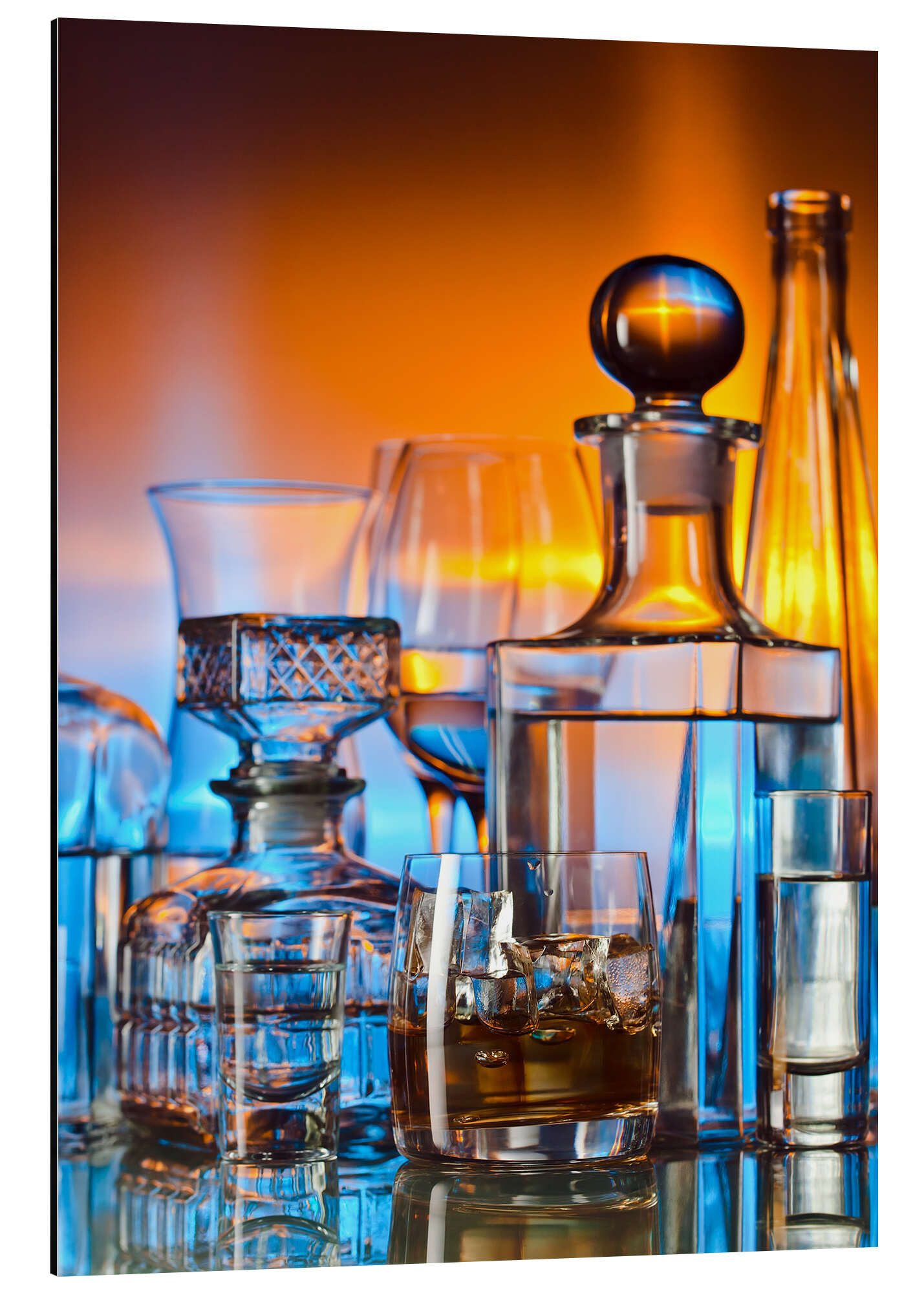 Posterlounge Alu-Dibond-Druck Editors Choice, Alkoholische Getränke auf Glastisch, Bar Fotografie