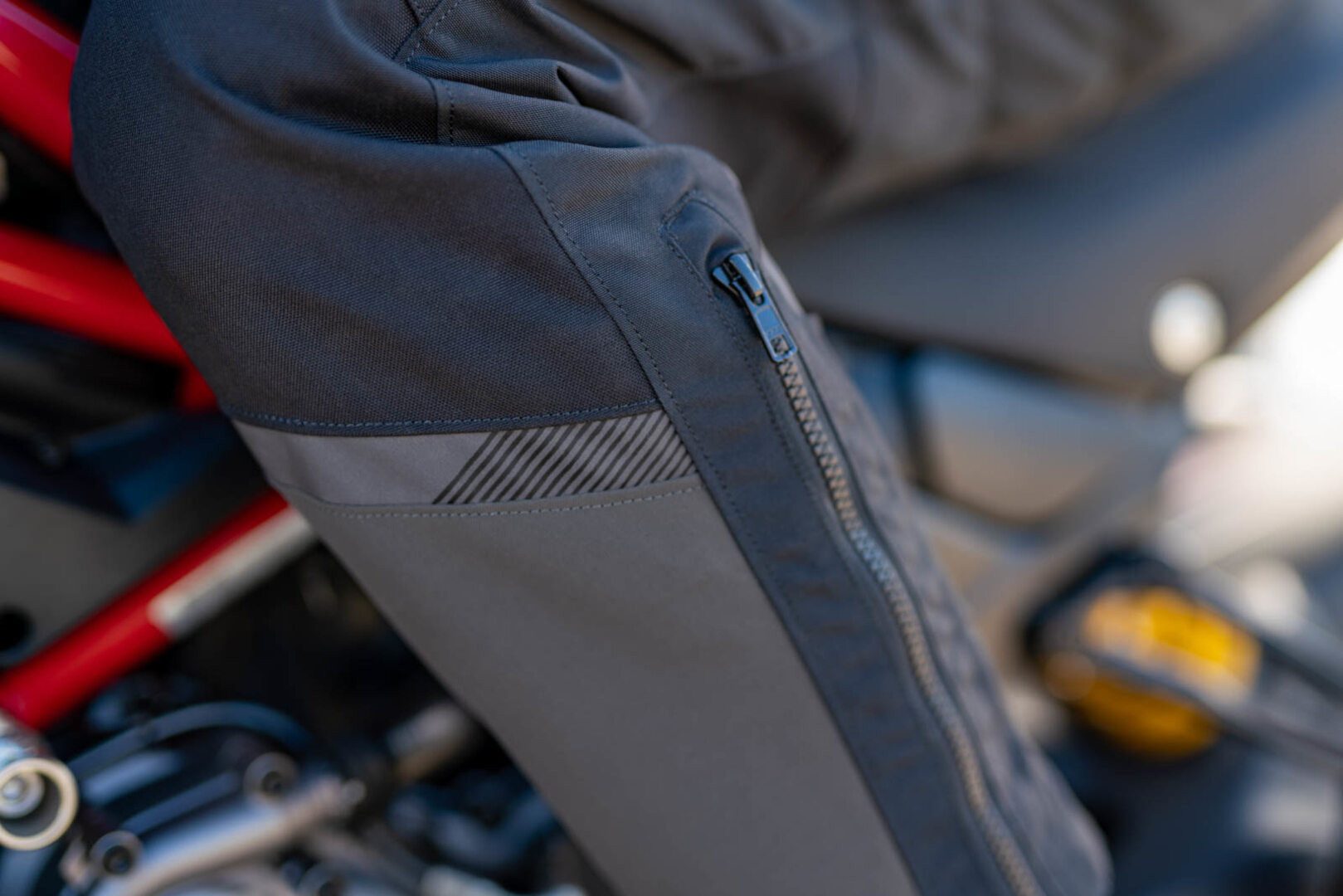 SHIMA Motorradhose Hero 2.0 wasserdichte Damen Motorrad Textilhose Knieprotektoren enthalten,wasserdicht
