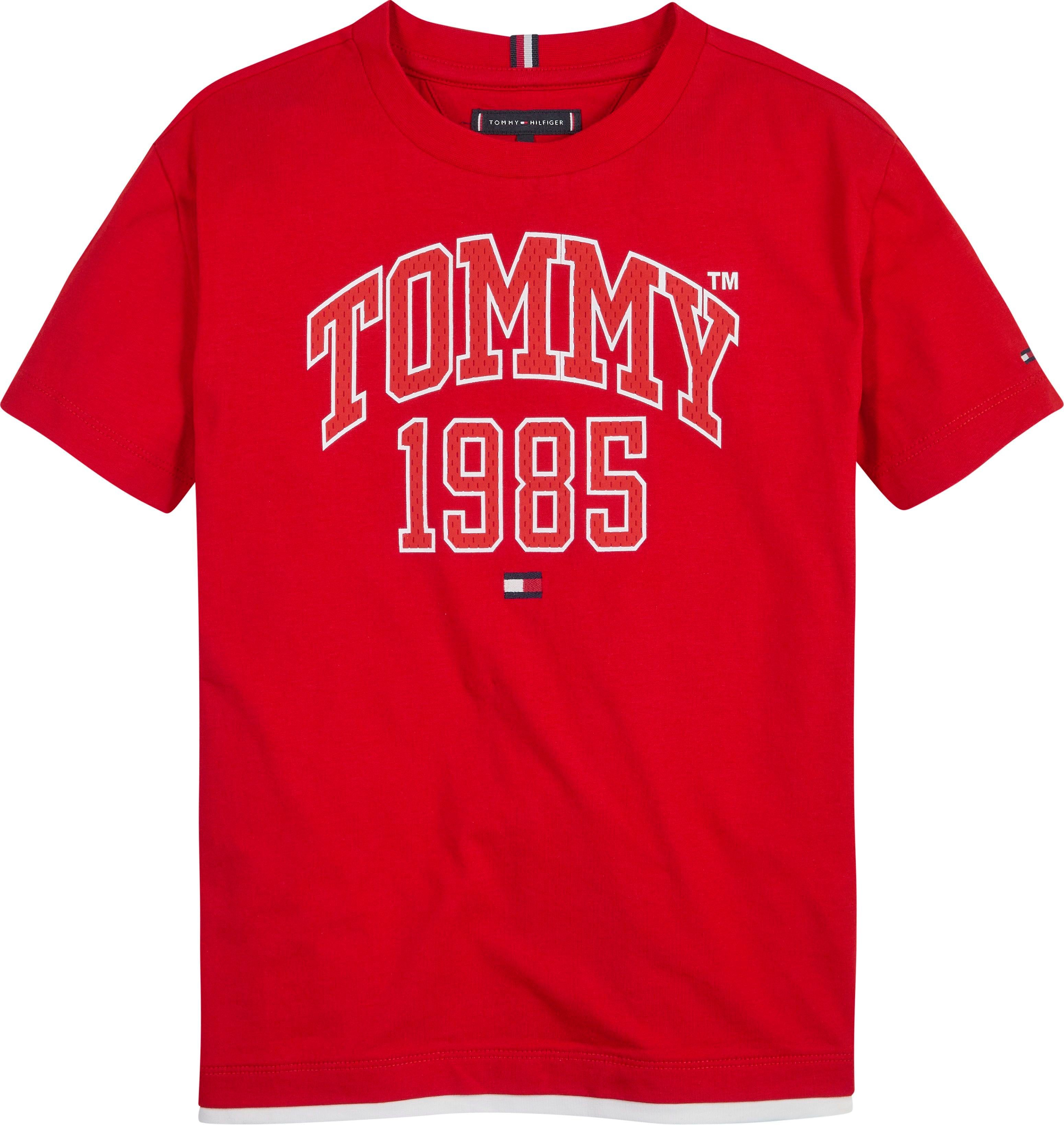 Tommy Hilfiger S/S mit TEE VARSITY auf Logodruck Brust Deep-Crimson T-Shirt der TOMMY