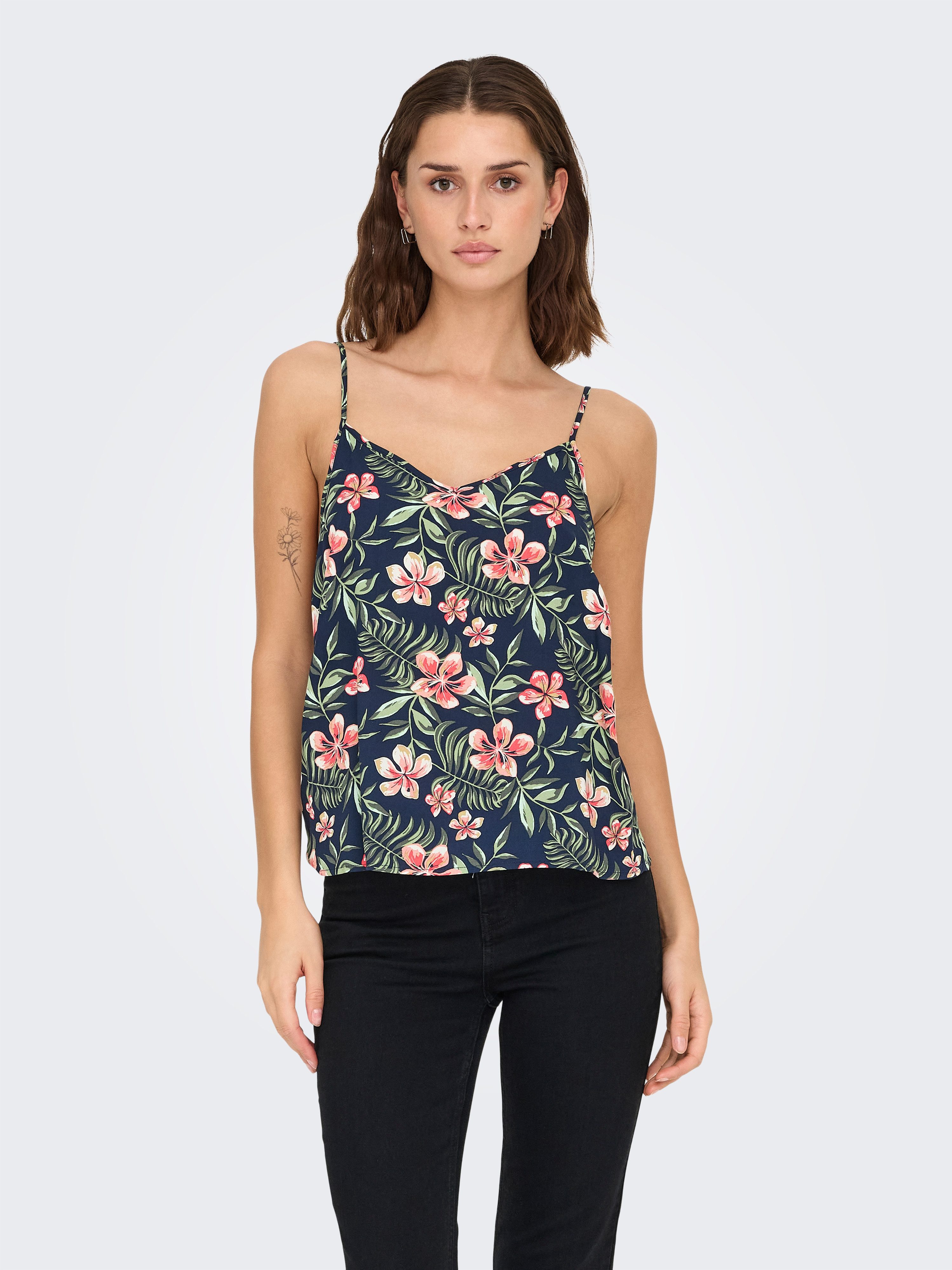 ONLY Spaghettitop ONLNOVA LIFE PARIS SINGLET günstig online kaufen