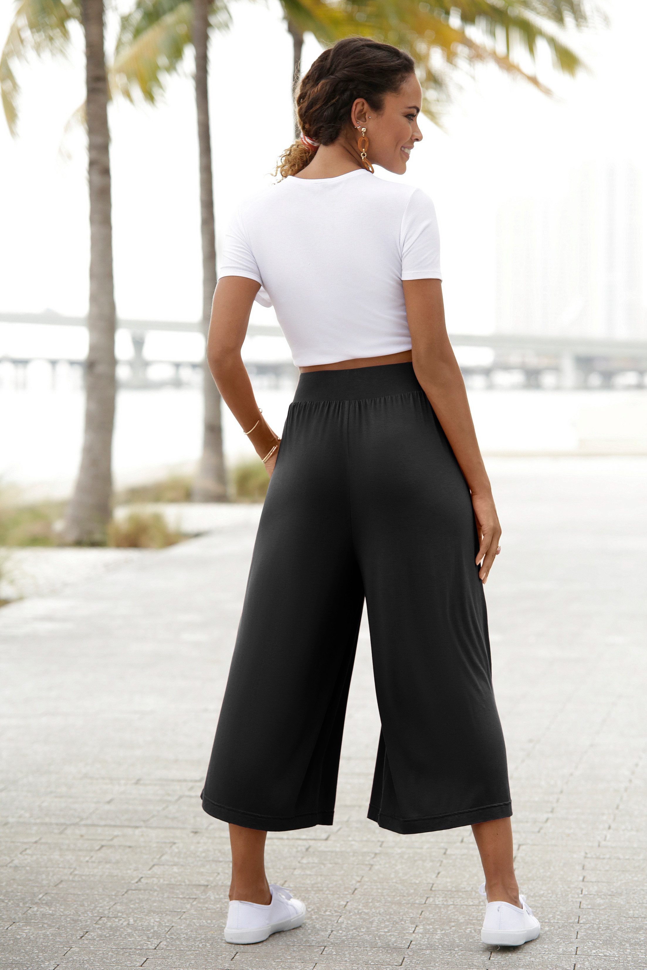 LASCANA Culotte mit extra weitem Bein aus luftig-leichter Viskose bequeme Schlupfhose mit modischen Falten, Strandhose, Sommerhose – Bild 3 von 5
