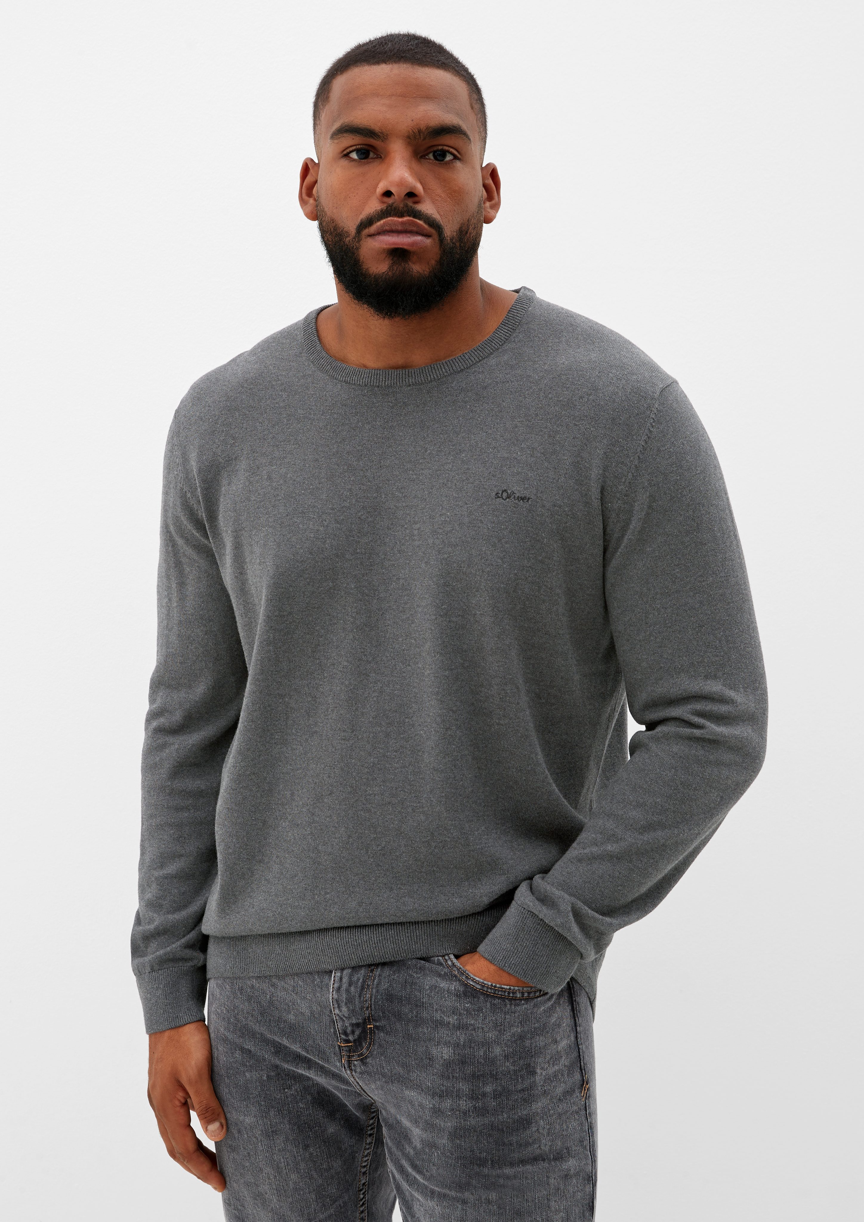 s.Oliver Strickpullover Pullover aus Feinstrick Logo günstig online kaufen