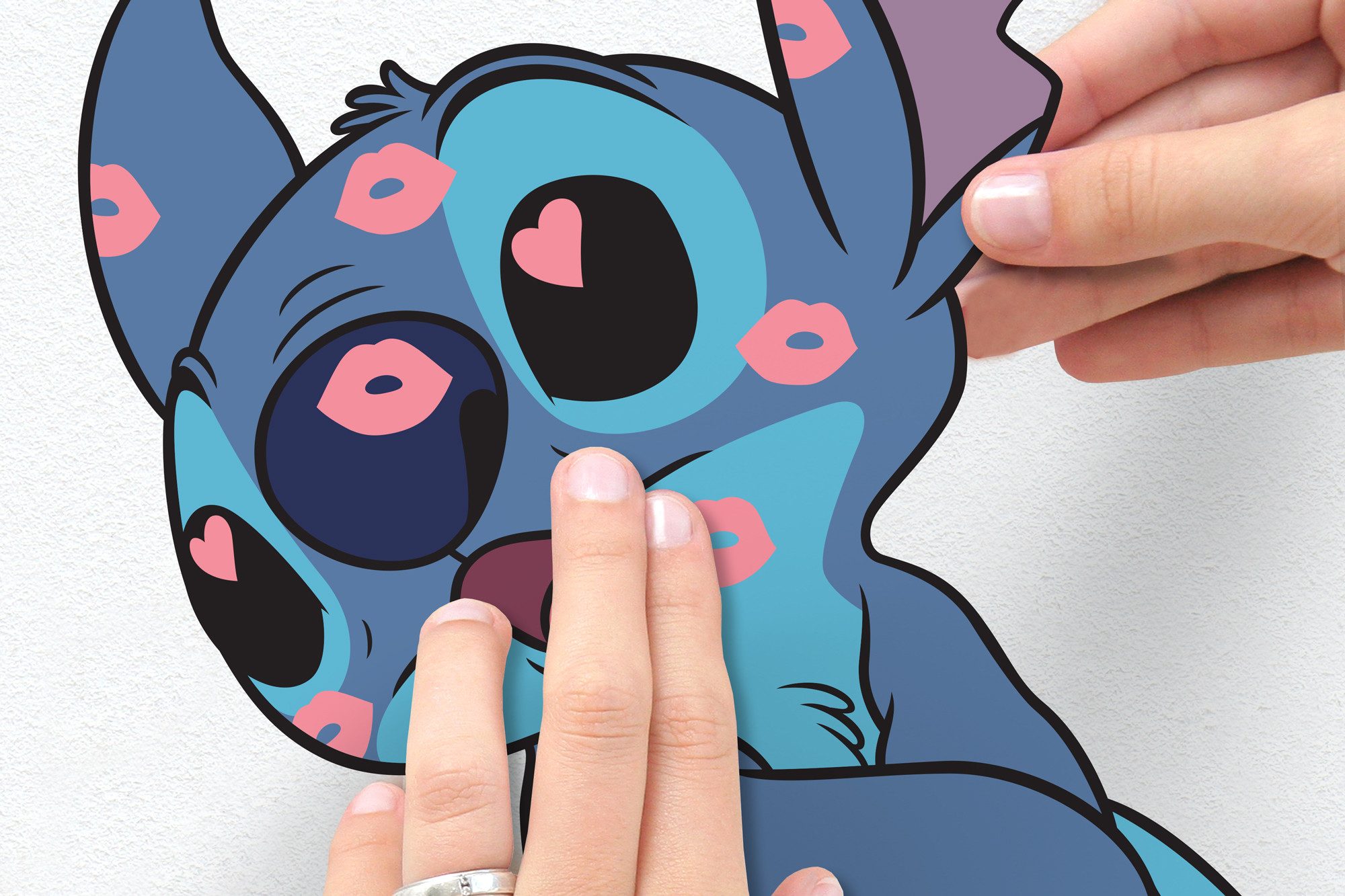 Komar Wandtattoo Stitch in Love - Größe 50 x 70 cm (43 St), Künstler: Komar, selbstklebend, Wandsticker, Kinderzimmer
