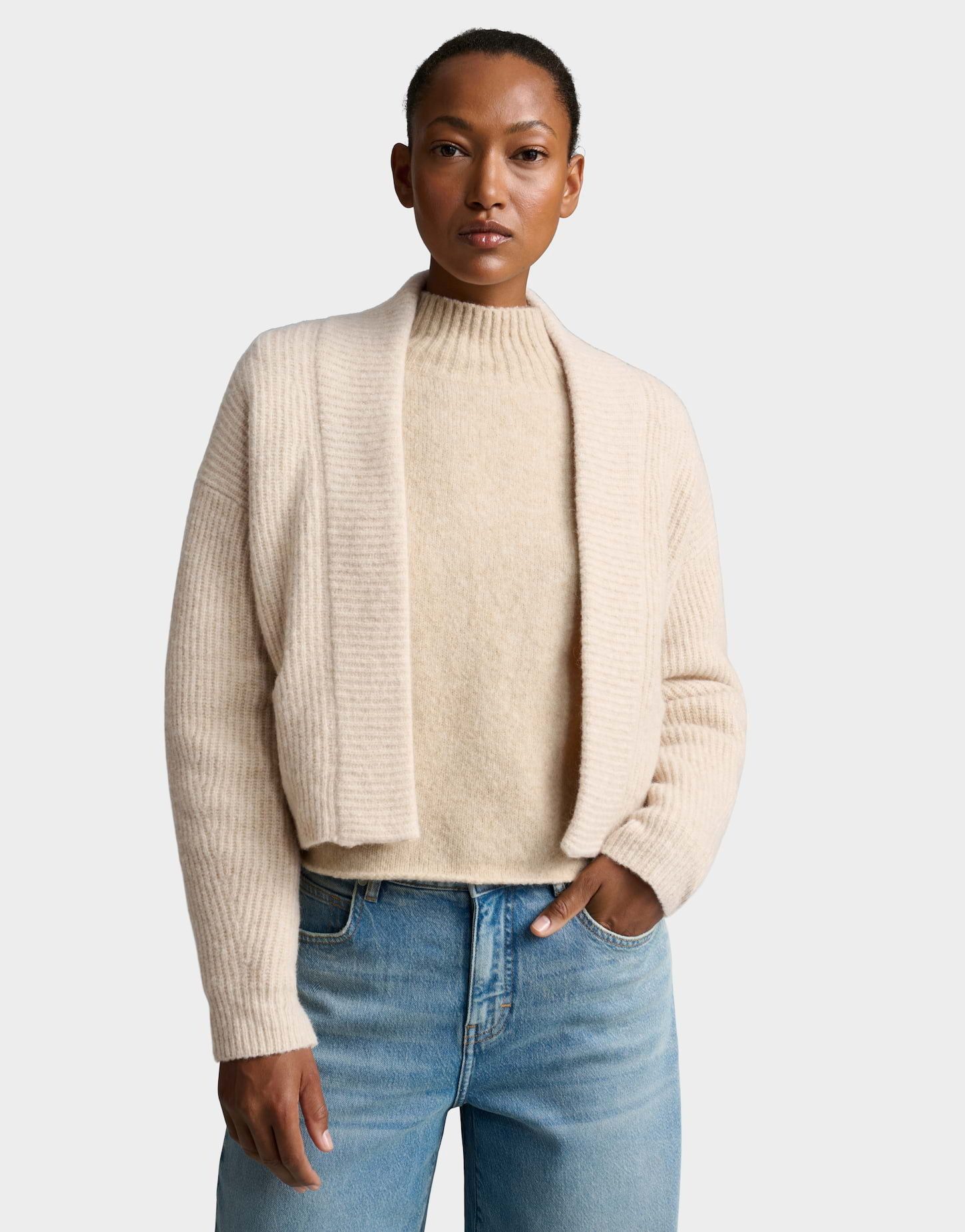 someday Strickjacke Tinova aus weichem Woll Mix Verkürzte O-Silhouette mit überschnittener Schulter und Taschen