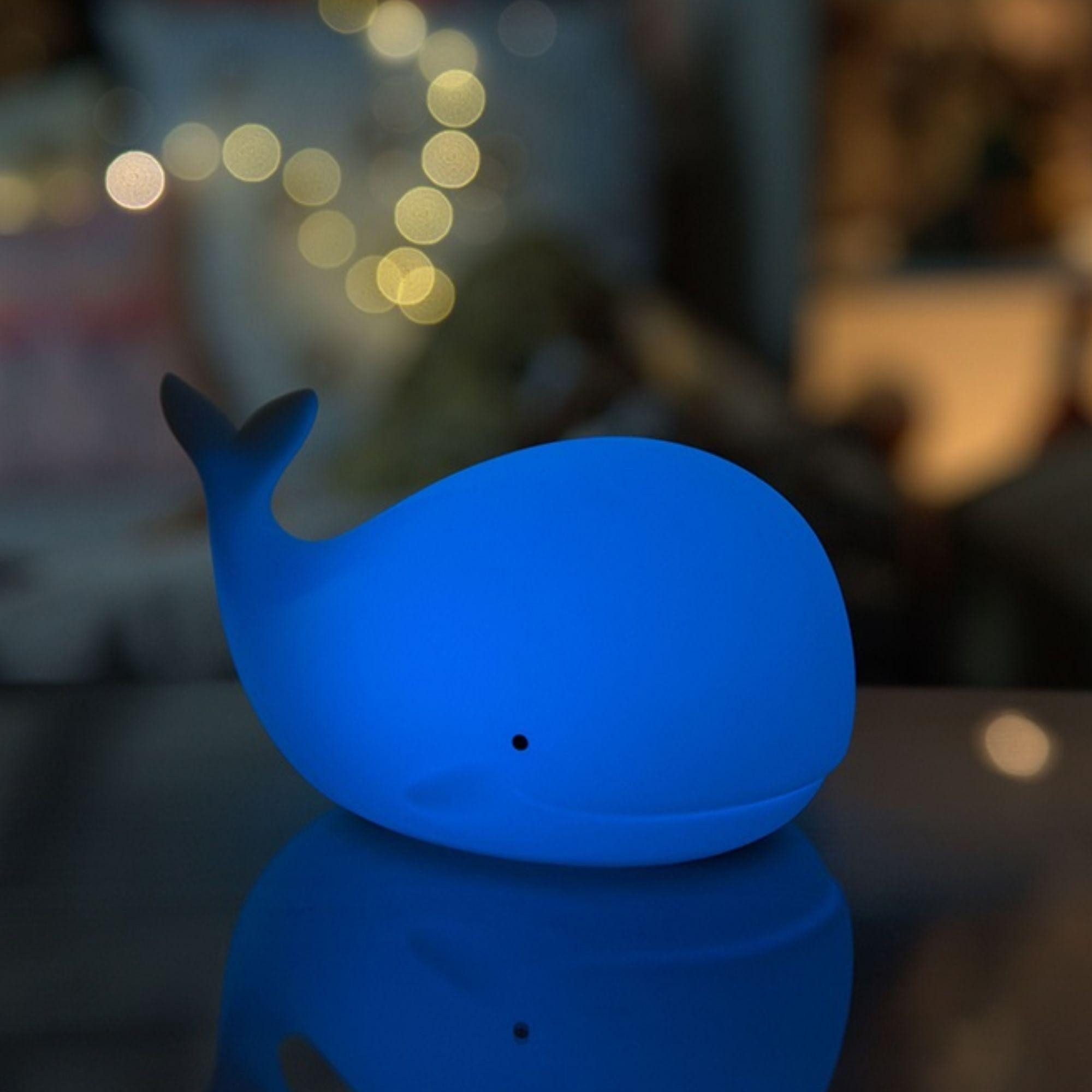 Rabbit & Friends LED Nachtlicht Wal Silikon Lampe mit Fernbedienung, LED fest integriert – Bild 5 von 5