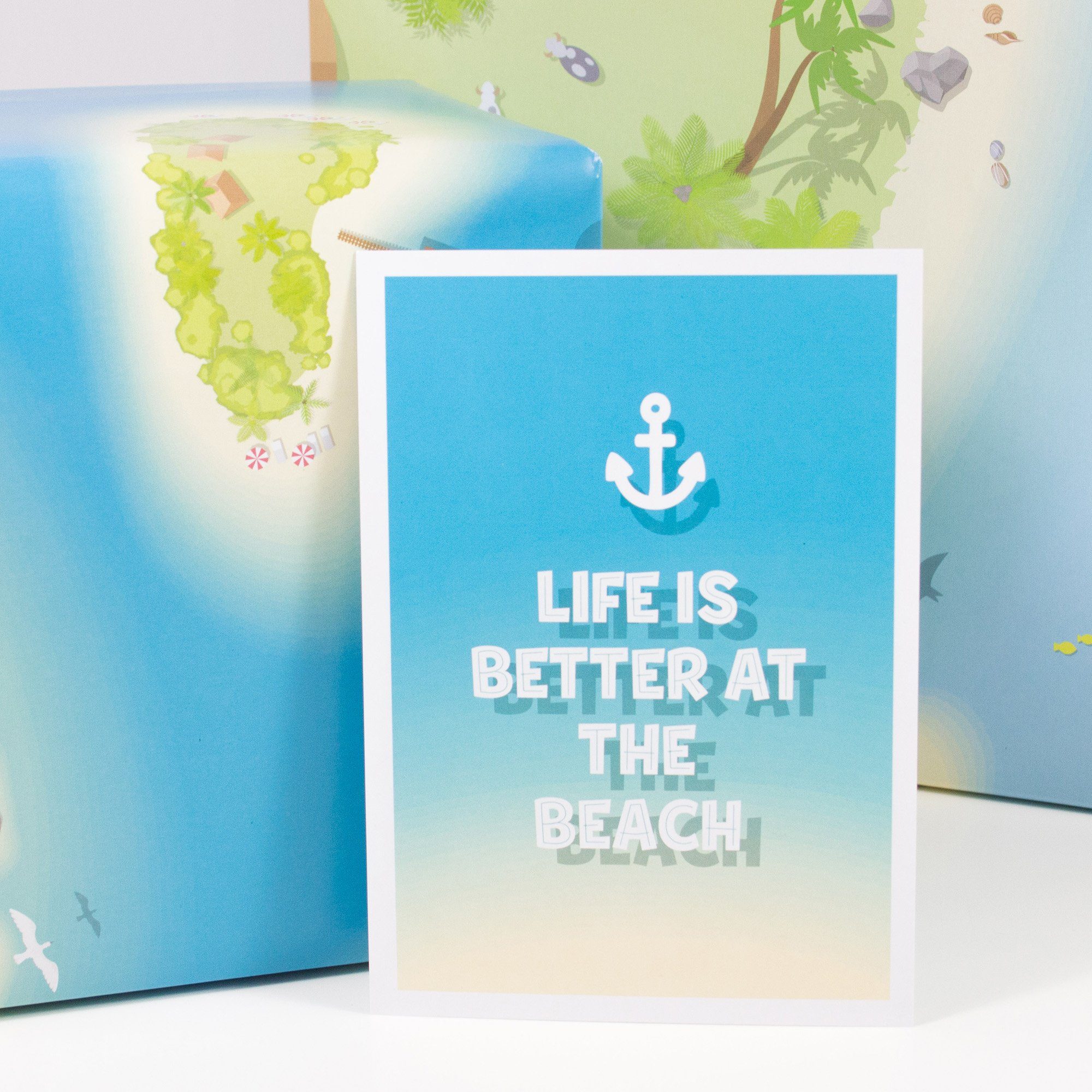 Bow & Hummingbird Postkarte Postkarte Life is better at the beach, 100 % Recyclingpapier