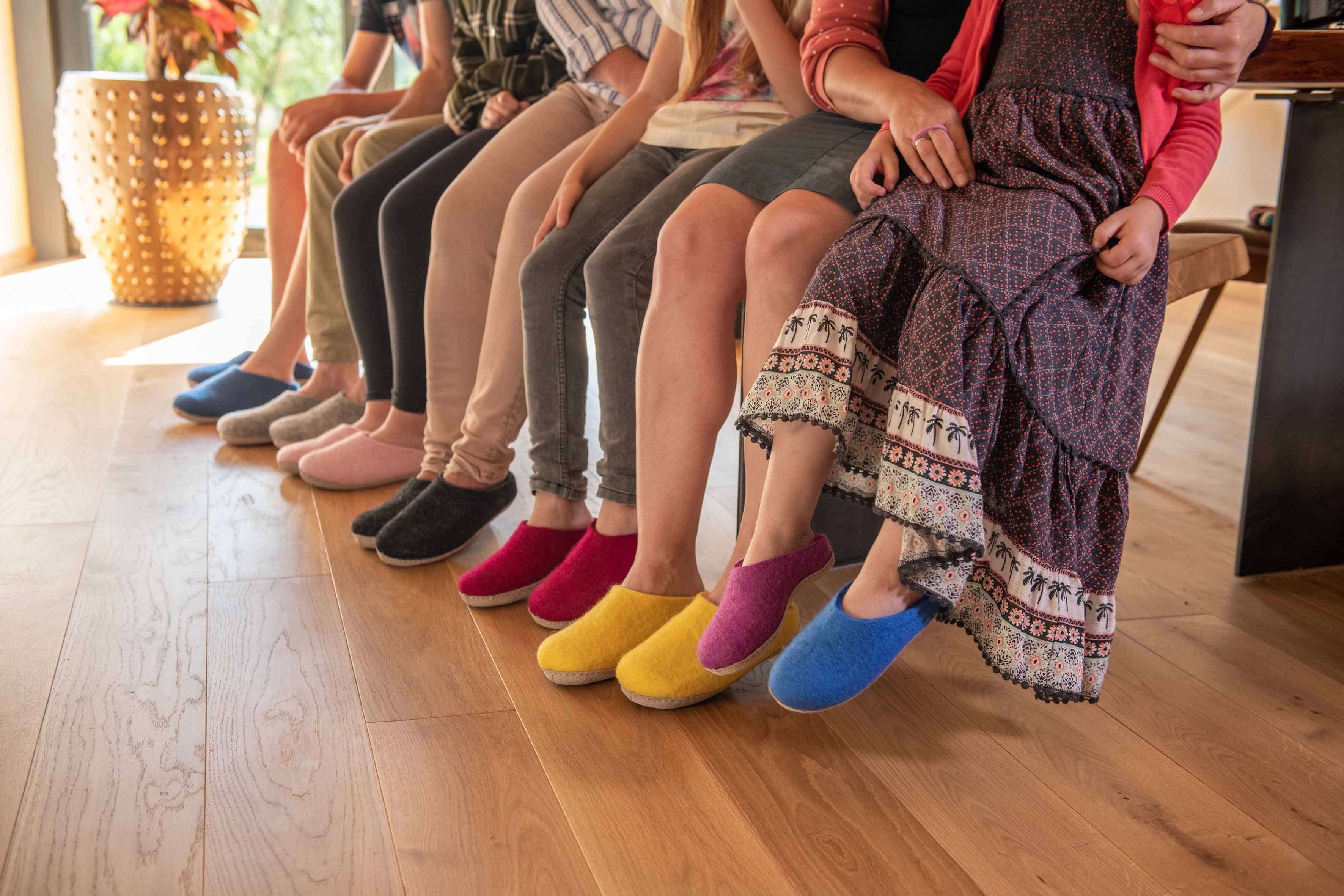 naturling Herren Filz Pantoffel Hausschuh (mit echter) Ledersohle