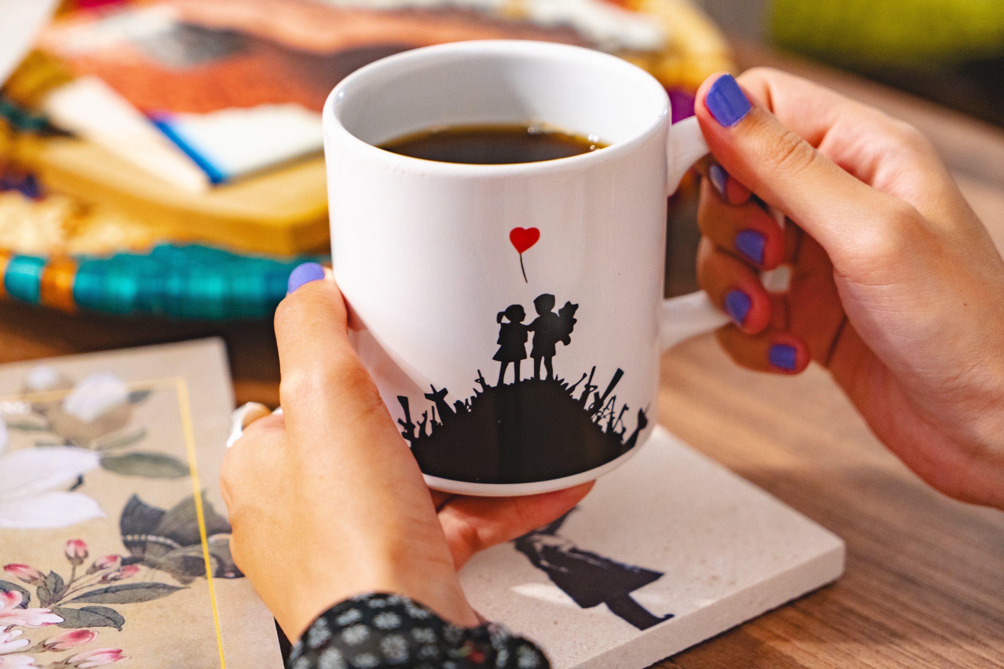 AvantgART Tasse Banksy Kaffeetasse, Banksy Kunstdruck, Kaffeetassen aus Keramik, Porzellan