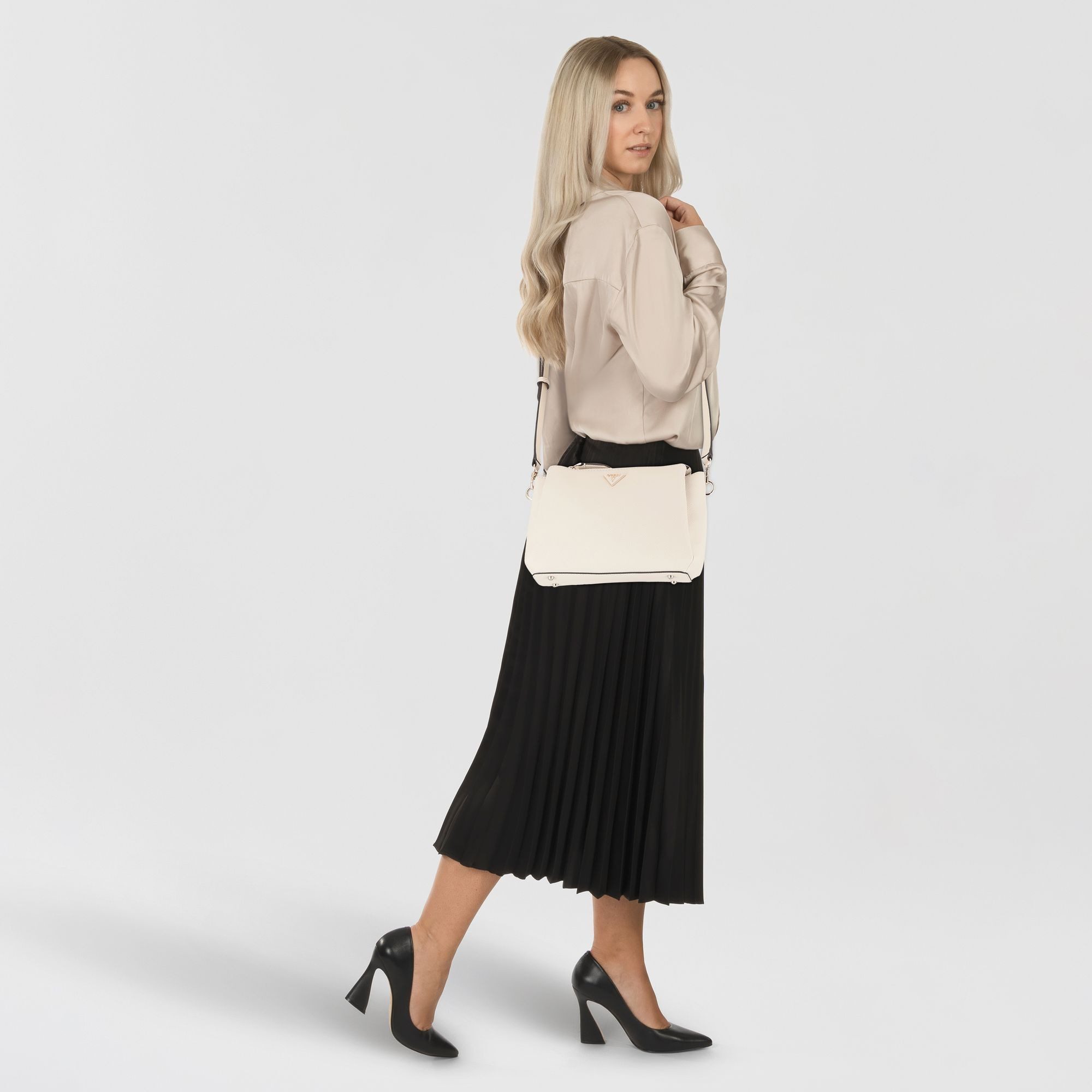 Guess Schultertasche Noelle II, Polyurethan günstig online kaufen
