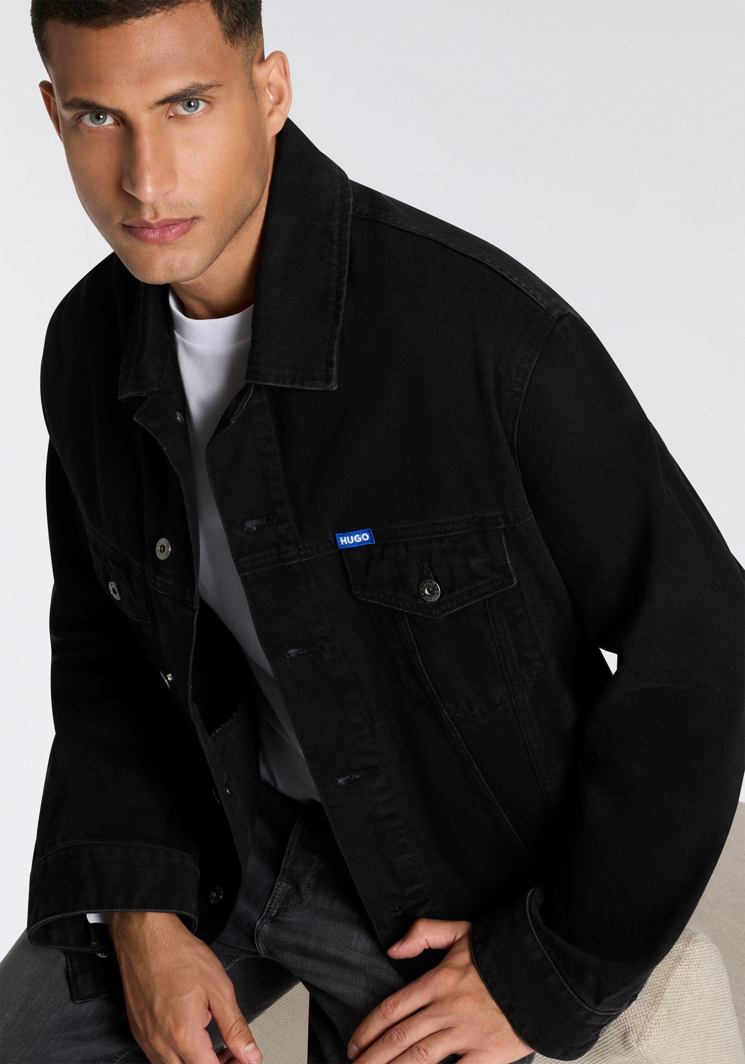 HUGO Jeansjacke Kirkby mit Logo-Details, regular-fit