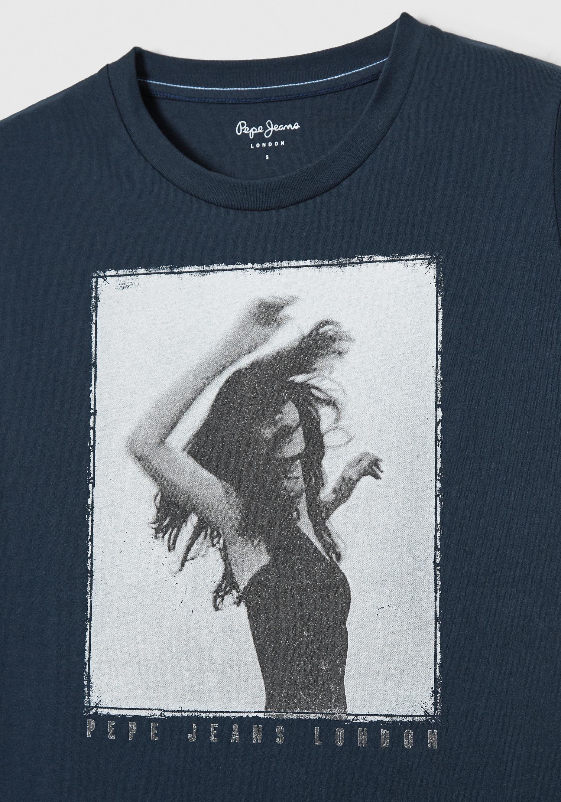 und tollem SONYA mit Frontprint 594DULWICH figurbetonter T-Shirt in markentypischem Passform Jeans Pepe