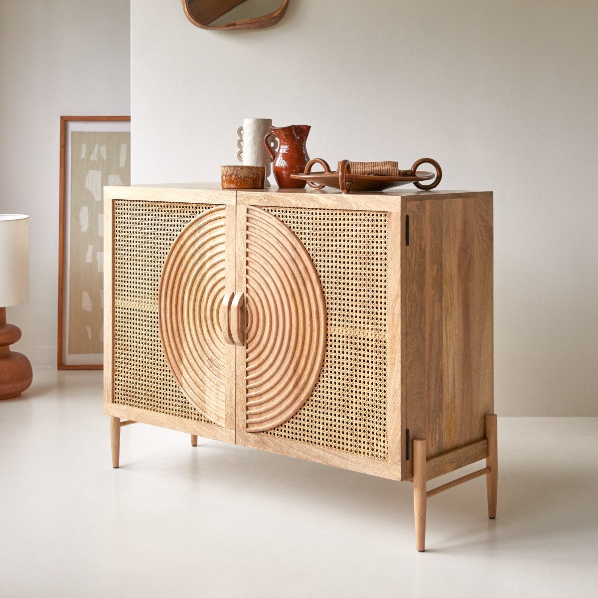 Tikamoon Sideboard Sideboard Sina aus Mangoholz und Rattan